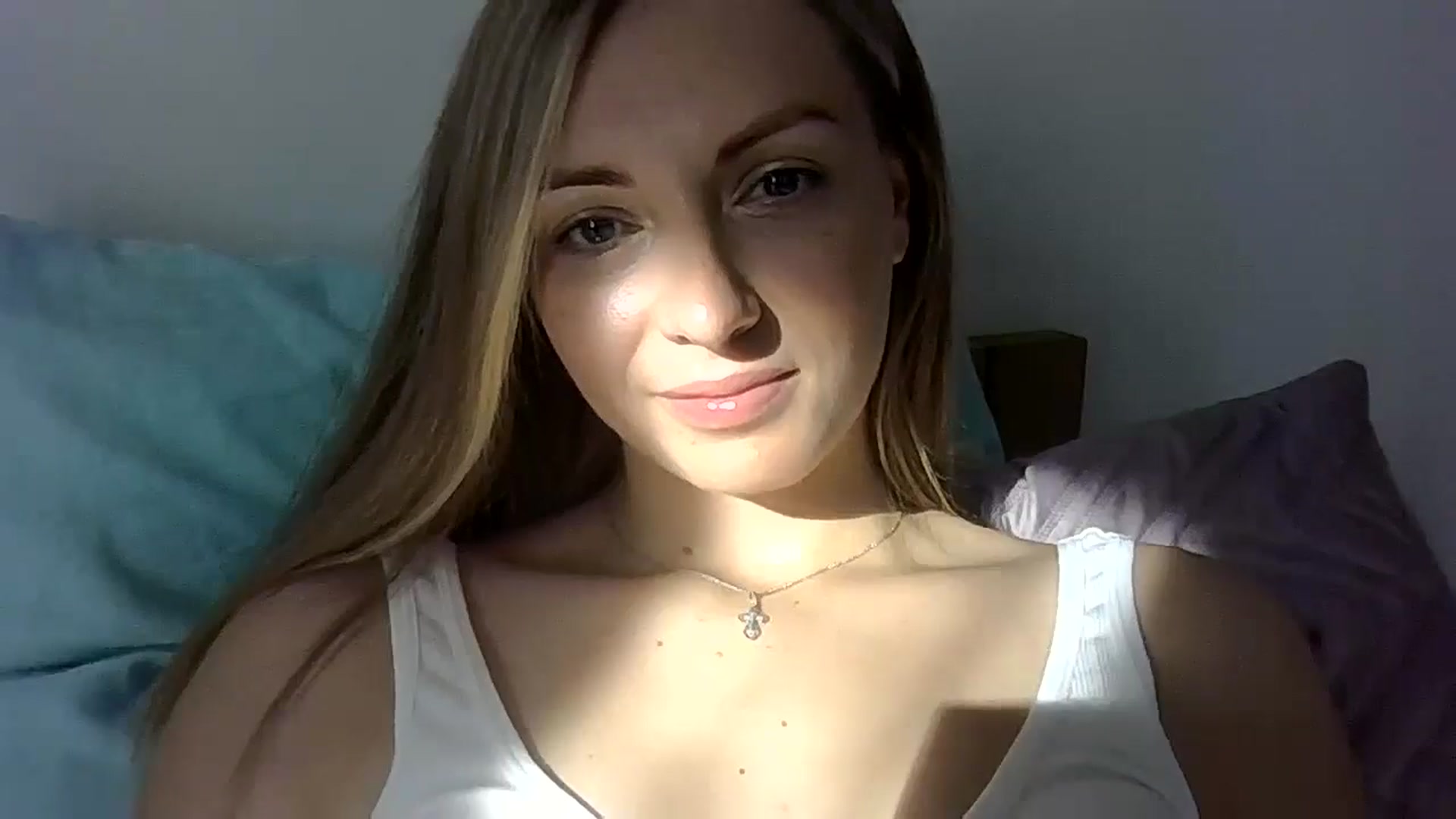 Gallery image thumbnail from Ur_kittycat's myfreecams stream on, 09/19/2024, 14:24 image 9 of 20