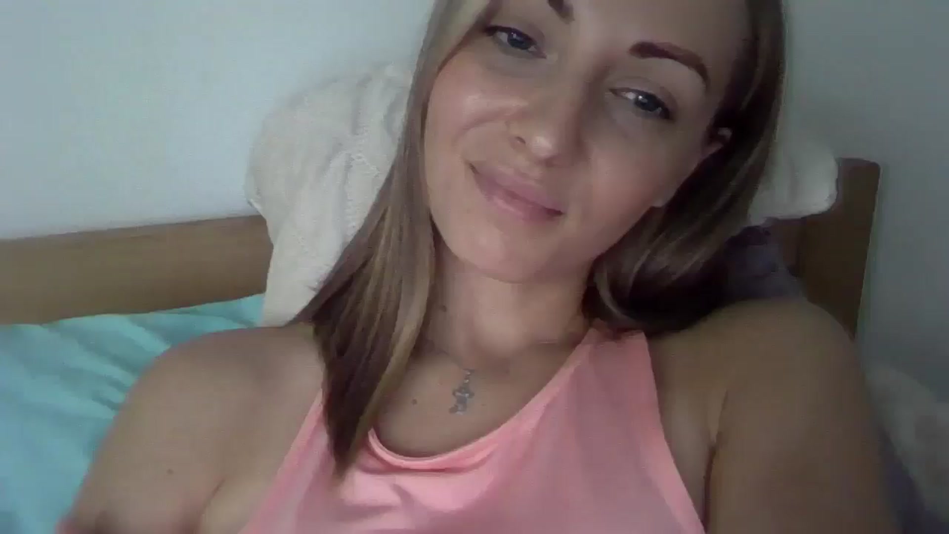 Gallery image thumbnail from Ur_kittycat's myfreecams stream on, 09/28/2024, 15:33 image 12 of 20