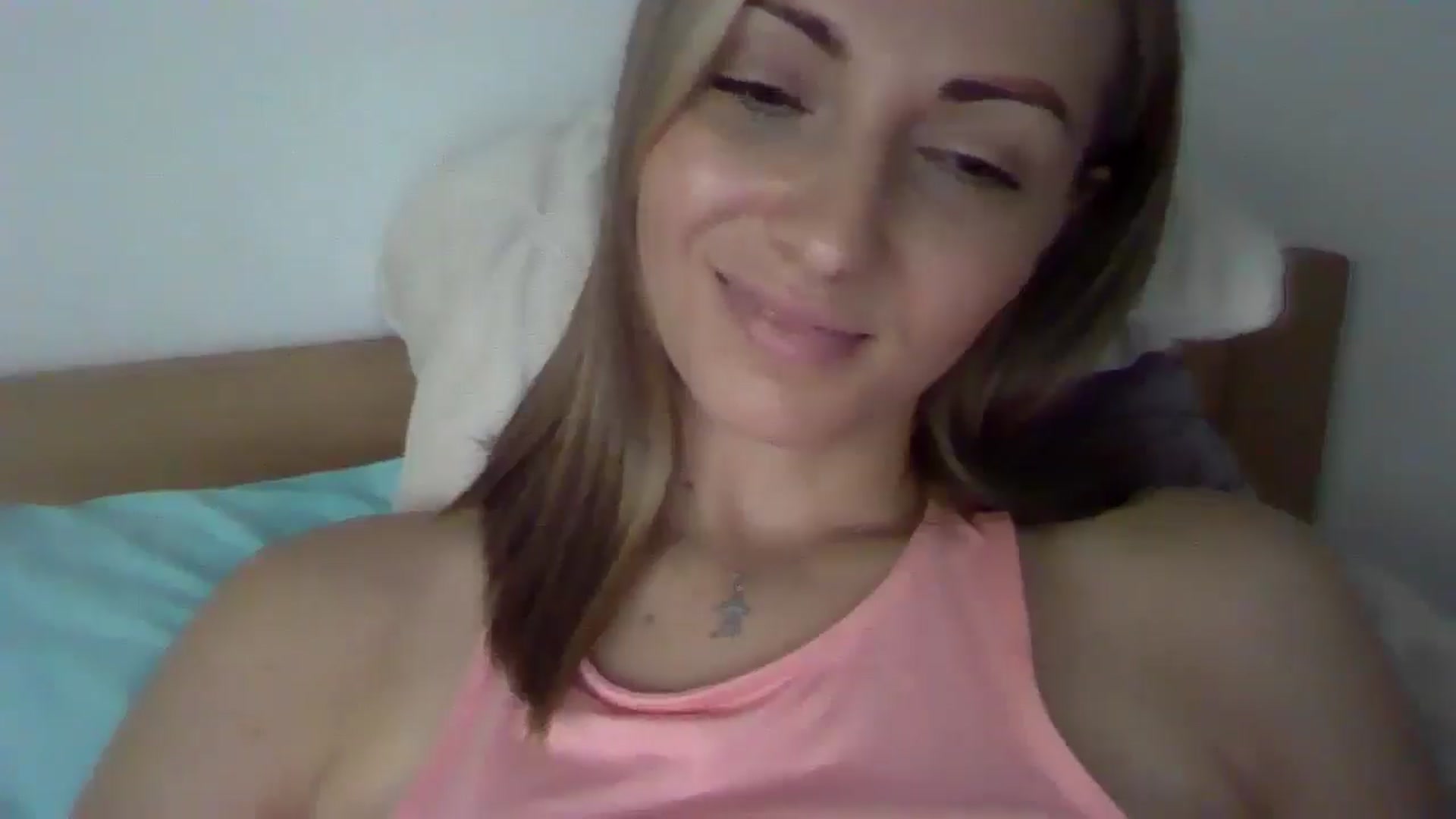 Gallery image thumbnail from Ur_kittycat's myfreecams stream on, 09/28/2024, 15:33 image 13 of 20
