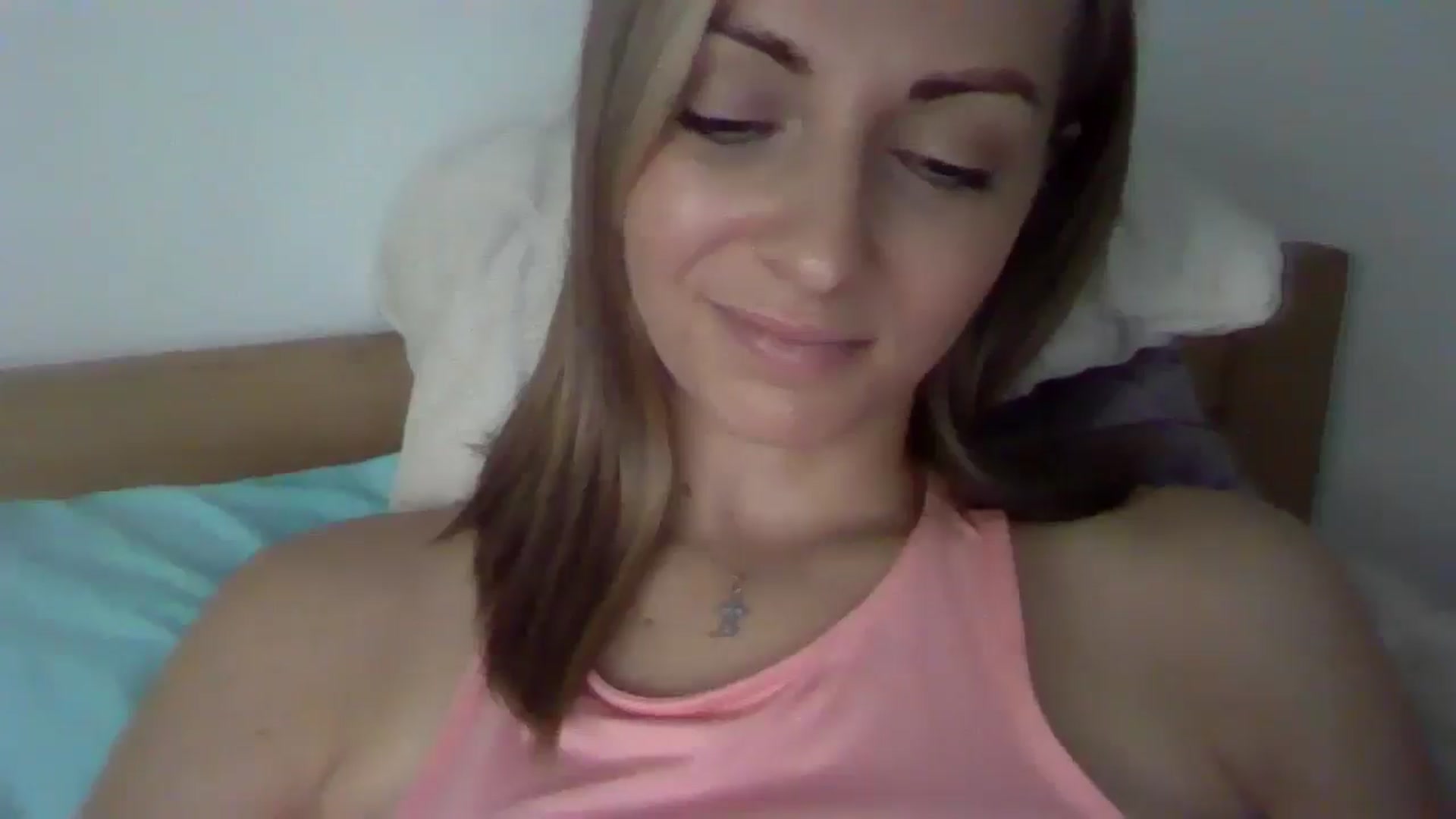 Gallery image thumbnail from Ur_kittycat's myfreecams stream on, 09/28/2024, 15:33 image 15 of 20