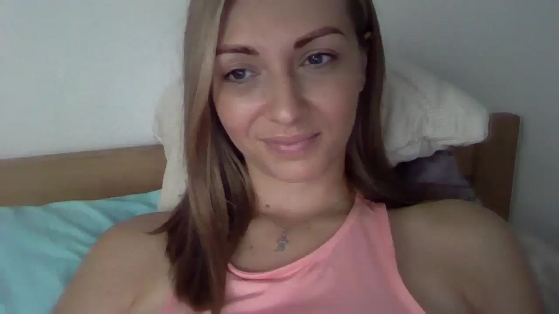 Gallery image thumbnail from Ur_kittycat's myfreecams stream on, 09/28/2024, 15:33 image 19 of 20