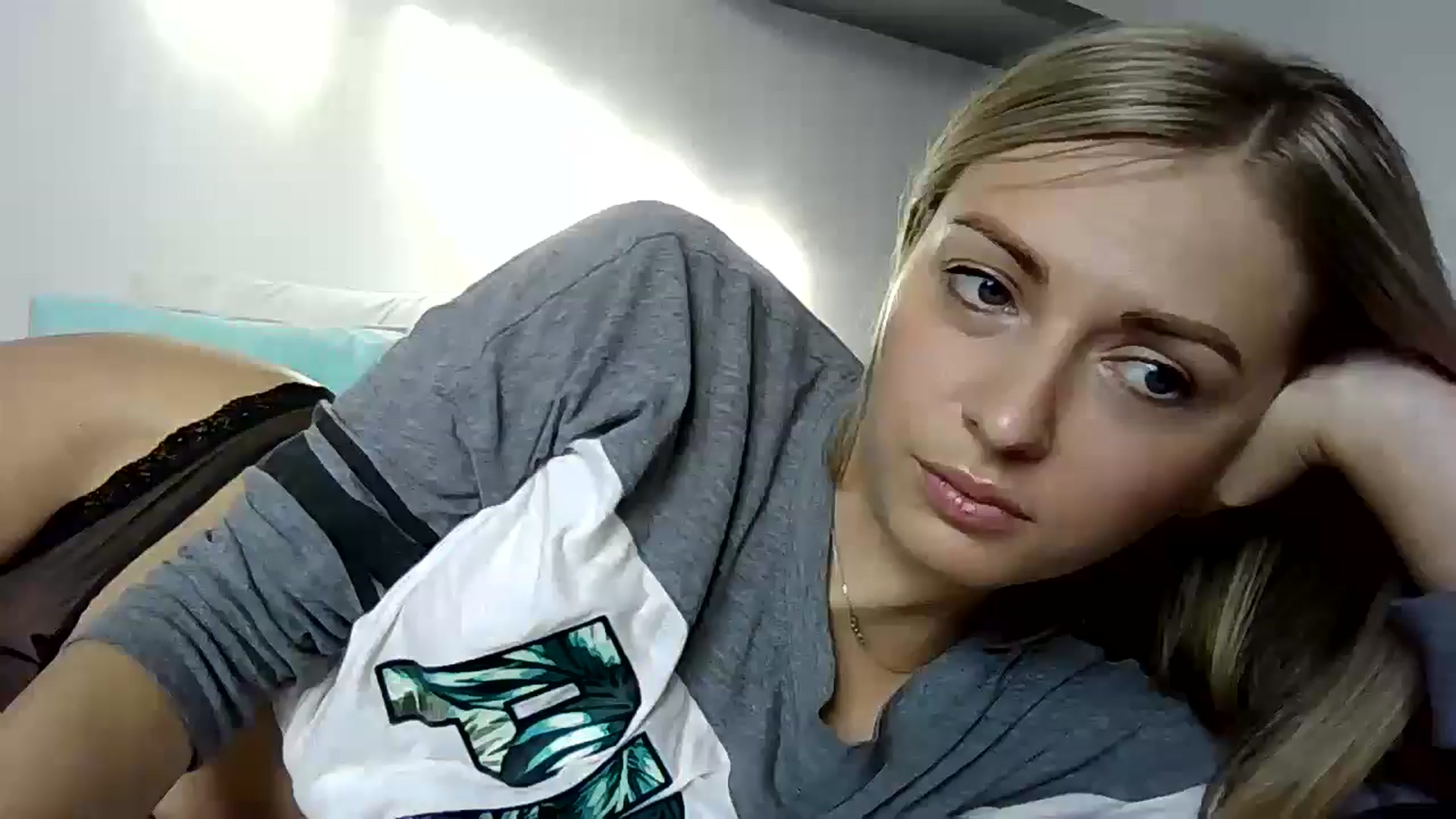 Gallery image thumbnail from Ur_kittycat's myfreecams stream on, 10/26/2024, 13:27 image 15 of 20