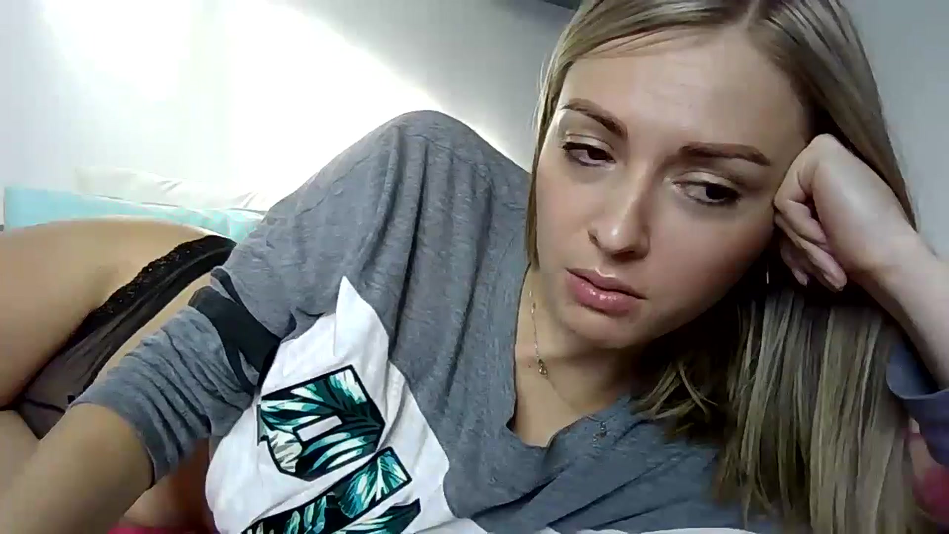 Gallery image thumbnail from Ur_kittycat's myfreecams stream on, 10/26/2024, 13:27 image 14 of 20