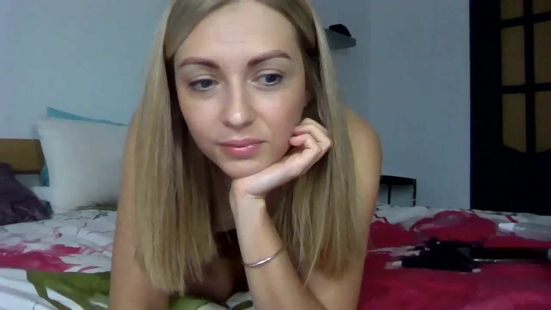 Gallery image thumbnail from Ur_kittycat's myfreecams stream on, 10/28/2024, 12:55 image 15 of 20