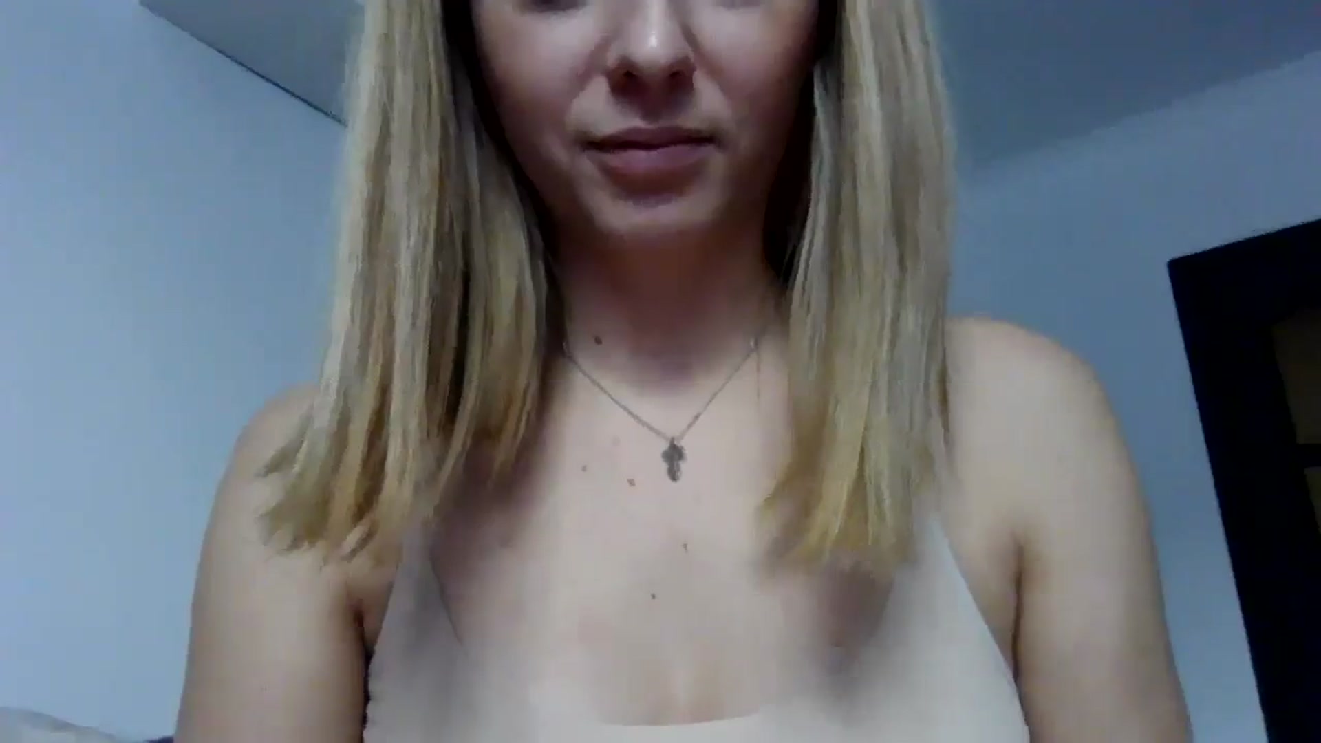 Gallery image thumbnail from Ur_kittycat's myfreecams stream on, 11/08/2024, 13:55 image 18 of 20