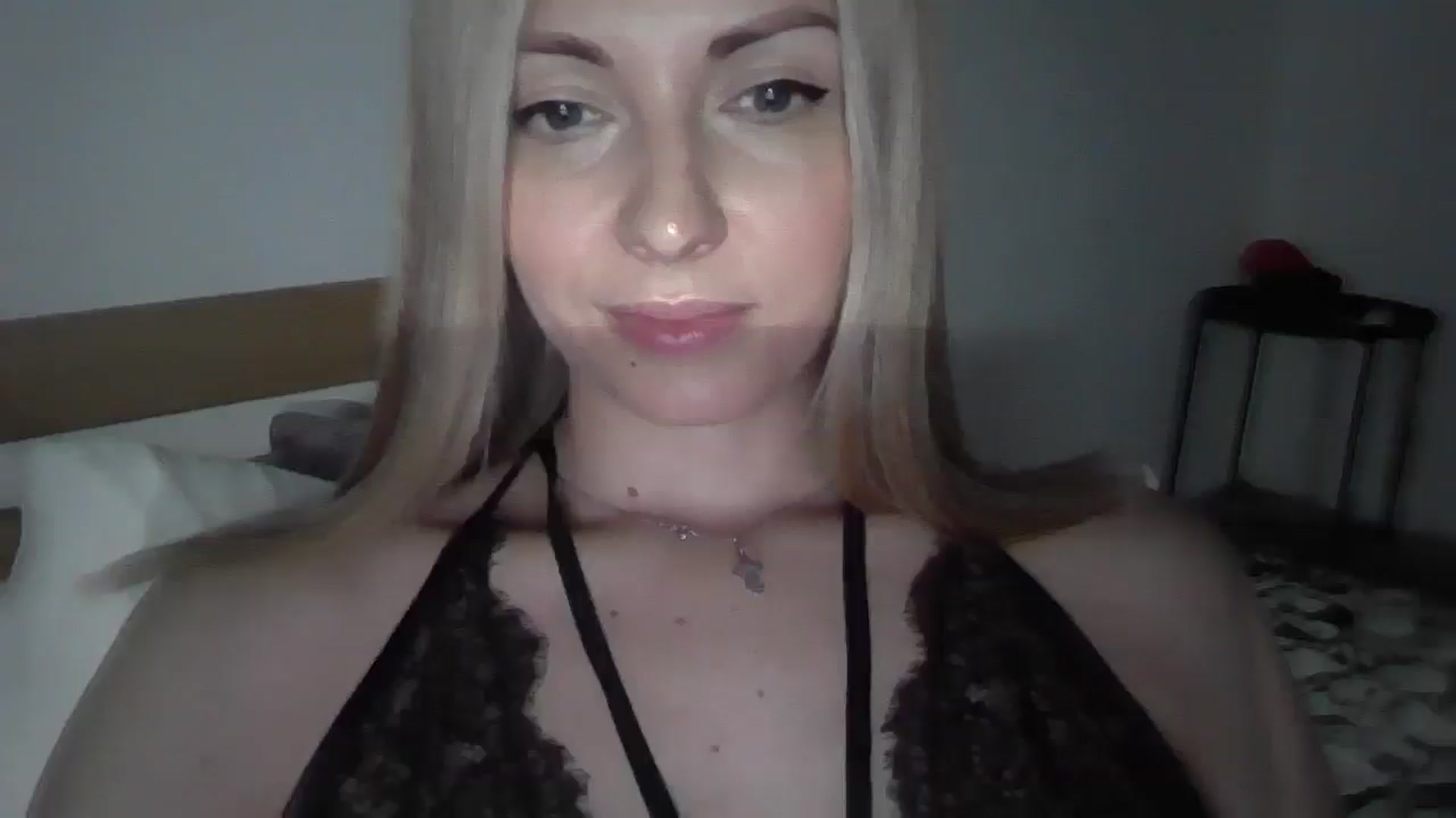 Gallery image thumbnail from Ur_kittycat's myfreecams stream on, 11/13/2024, 15:16 image 13 of 20
