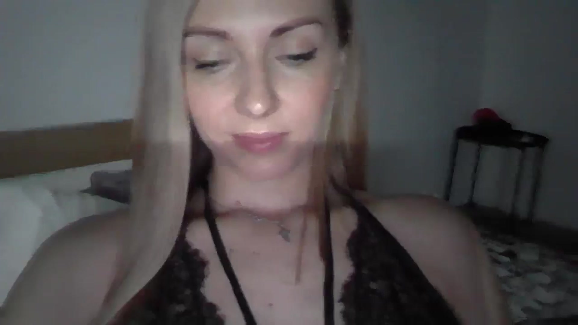 Gallery image thumbnail from Ur_kittycat's myfreecams stream on, 11/13/2024, 15:16 image 2 of 20