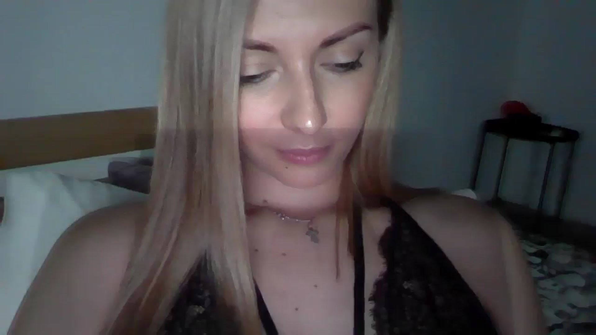 Gallery image thumbnail from Ur_kittycat's myfreecams stream on, 11/13/2024, 15:16 image 8 of 20