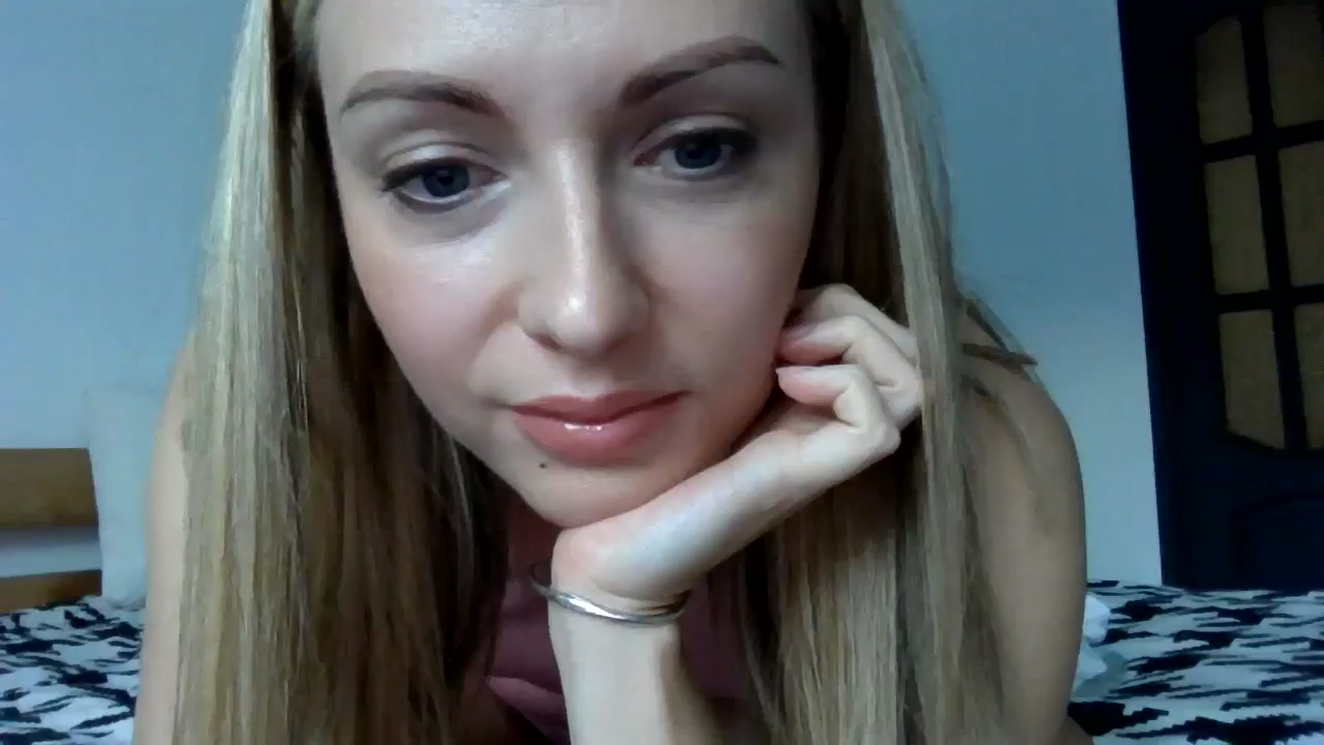 Gallery image thumbnail from Ur_kittycat's myfreecams stream on, 11/15/2024, 15:03 image 5 of 20