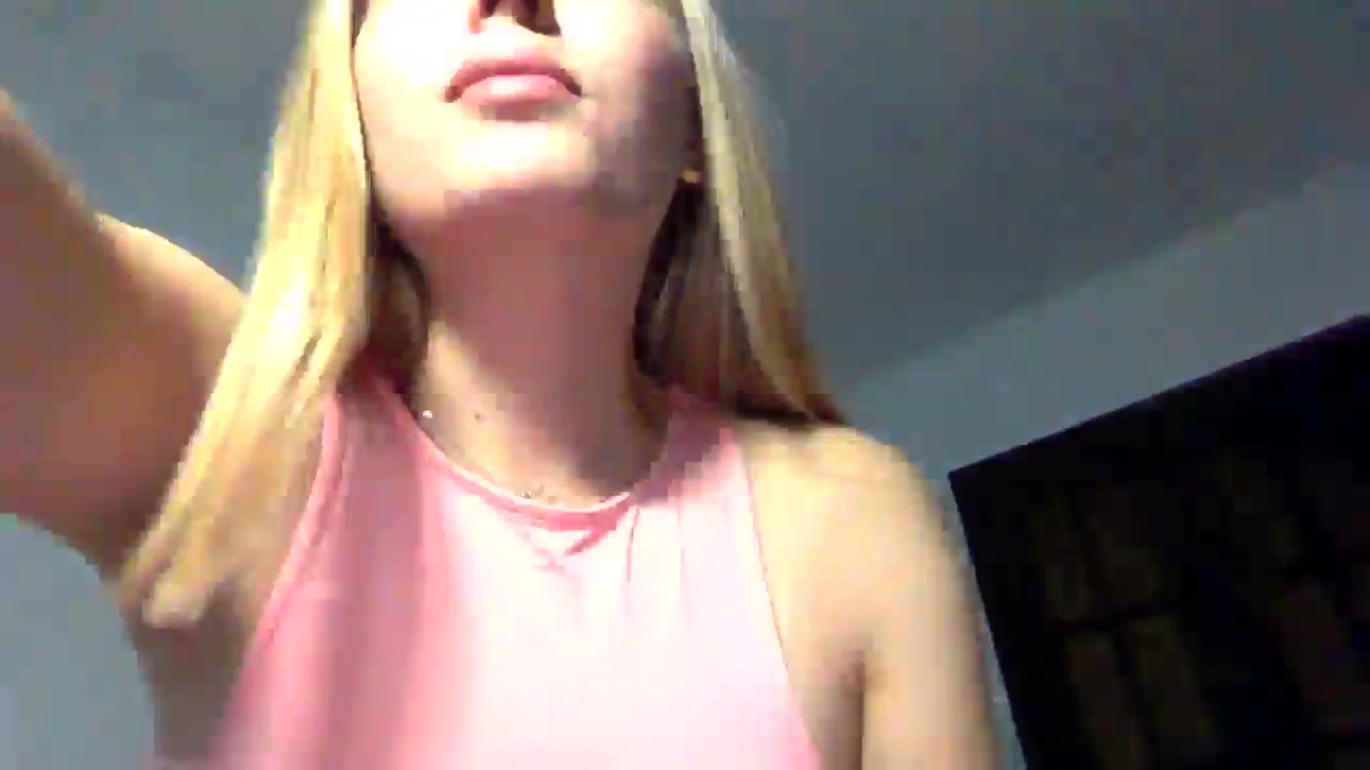 Gallery image thumbnail from Ur_kittycat's myfreecams stream on, 11/15/2024, 15:03 image 15 of 20