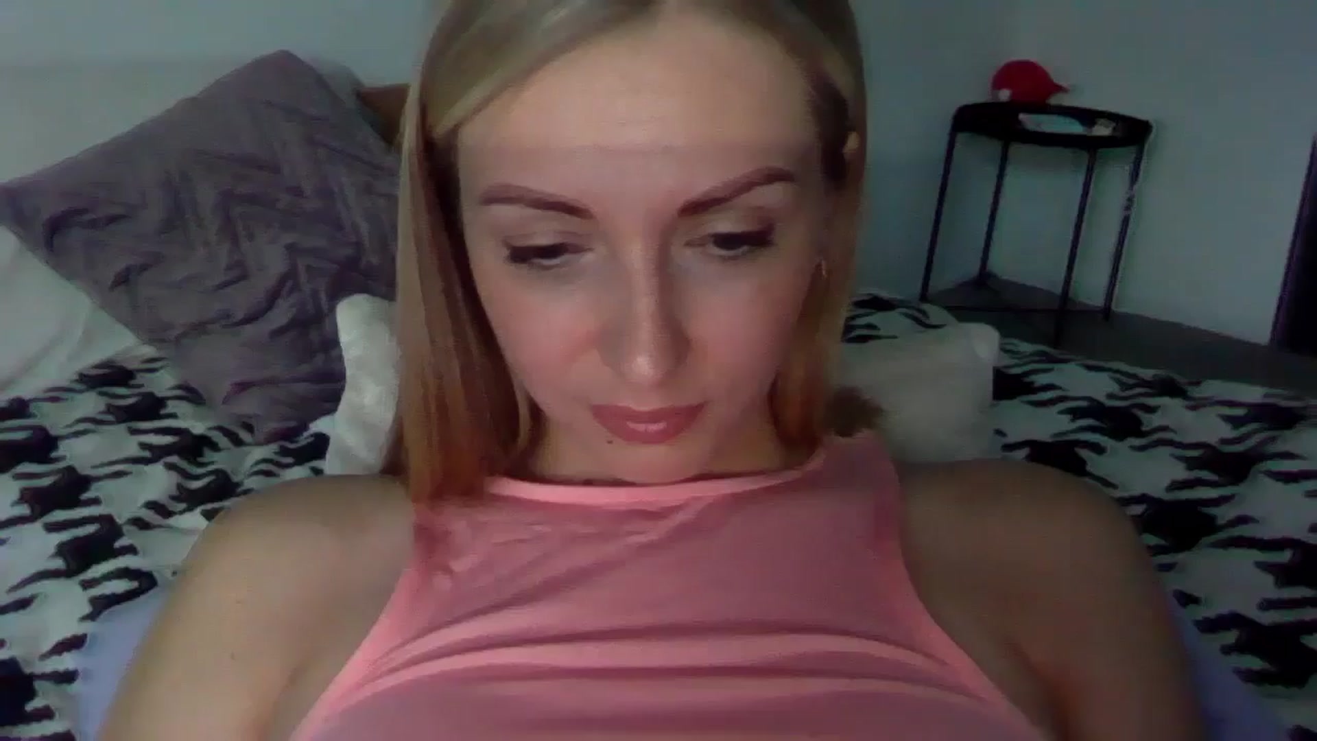 Gallery image thumbnail from Ur_kittycat's myfreecams stream on, 11/15/2024, 15:03 image 14 of 20