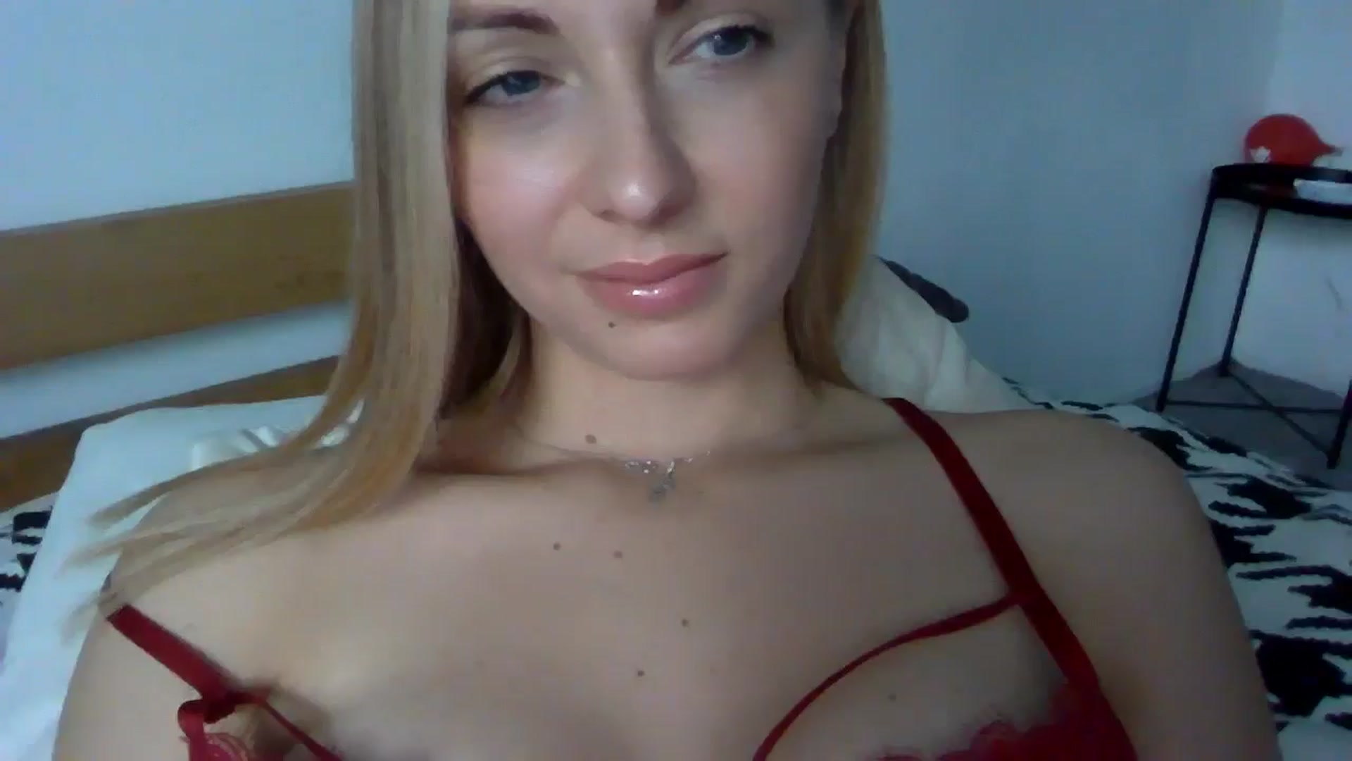 Gallery image thumbnail from Ur_kittycat's myfreecams stream on, 11/17/2024, 14:26 image 15 of 20