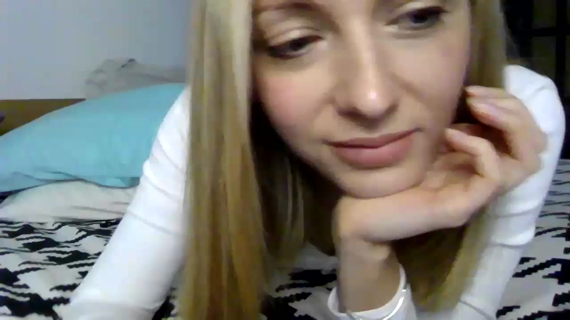 Gallery image thumbnail from Ur_kittycat's myfreecams stream on, 11/21/2024, 14:47 image 1 of 20