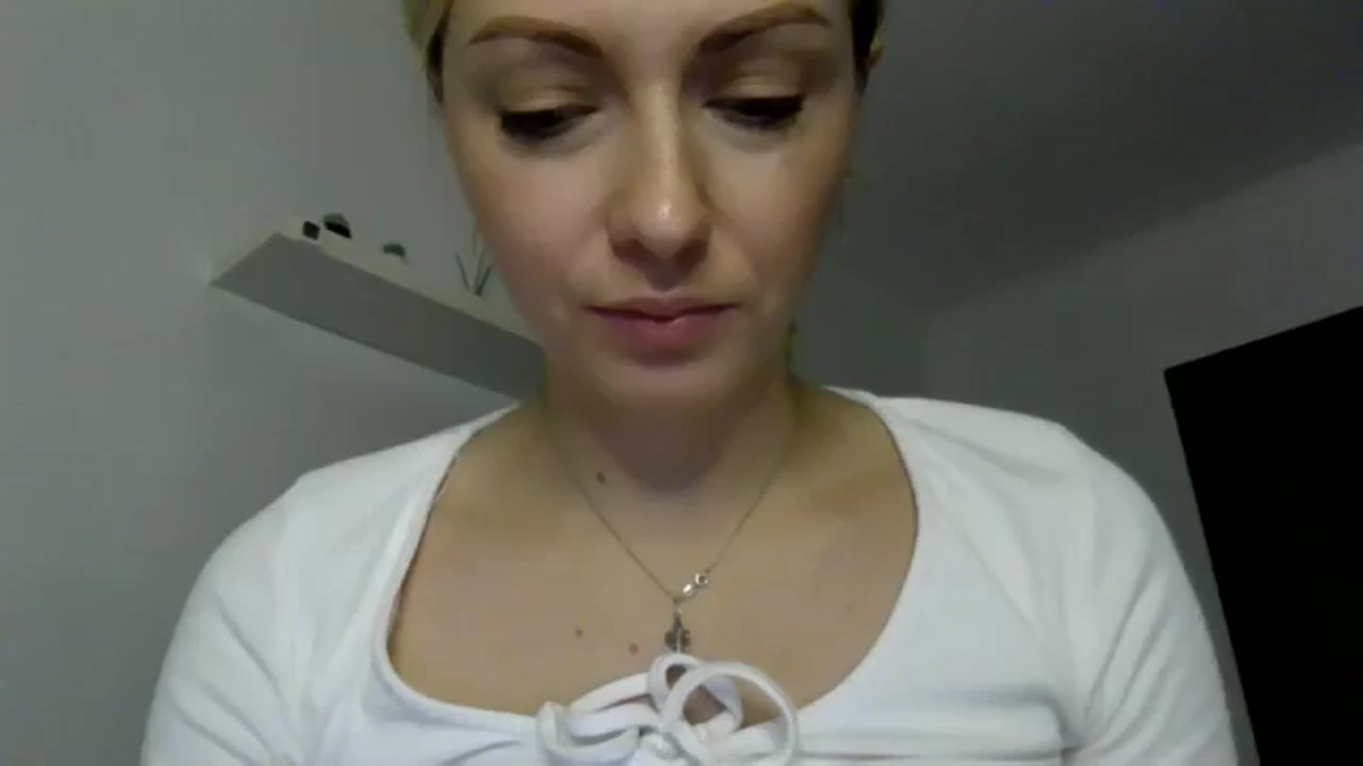 Gallery image thumbnail from Ur_kittycat's myfreecams stream on, 11/27/2024, 14:53 image 17 of 20
