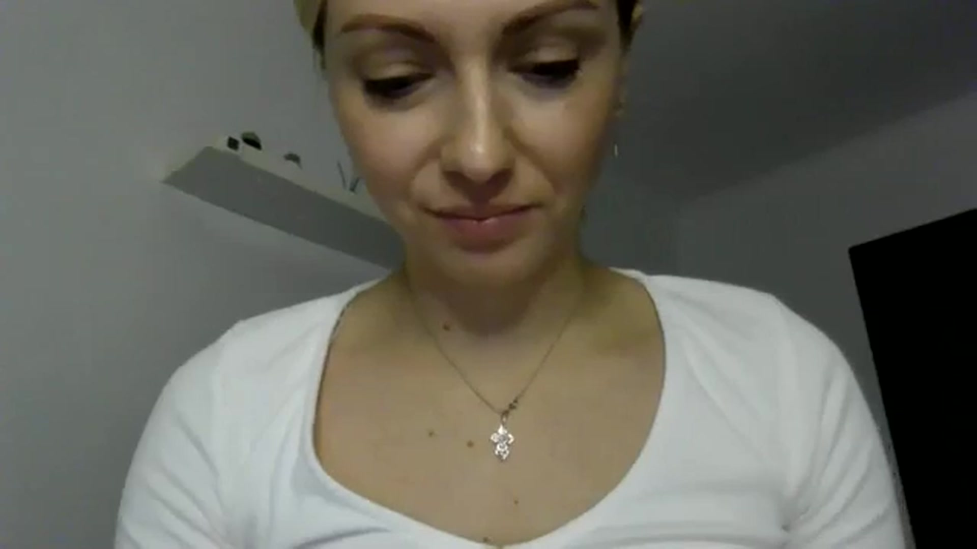 Gallery image thumbnail from Ur_kittycat's myfreecams stream on, 11/27/2024, 14:53 image 13 of 20