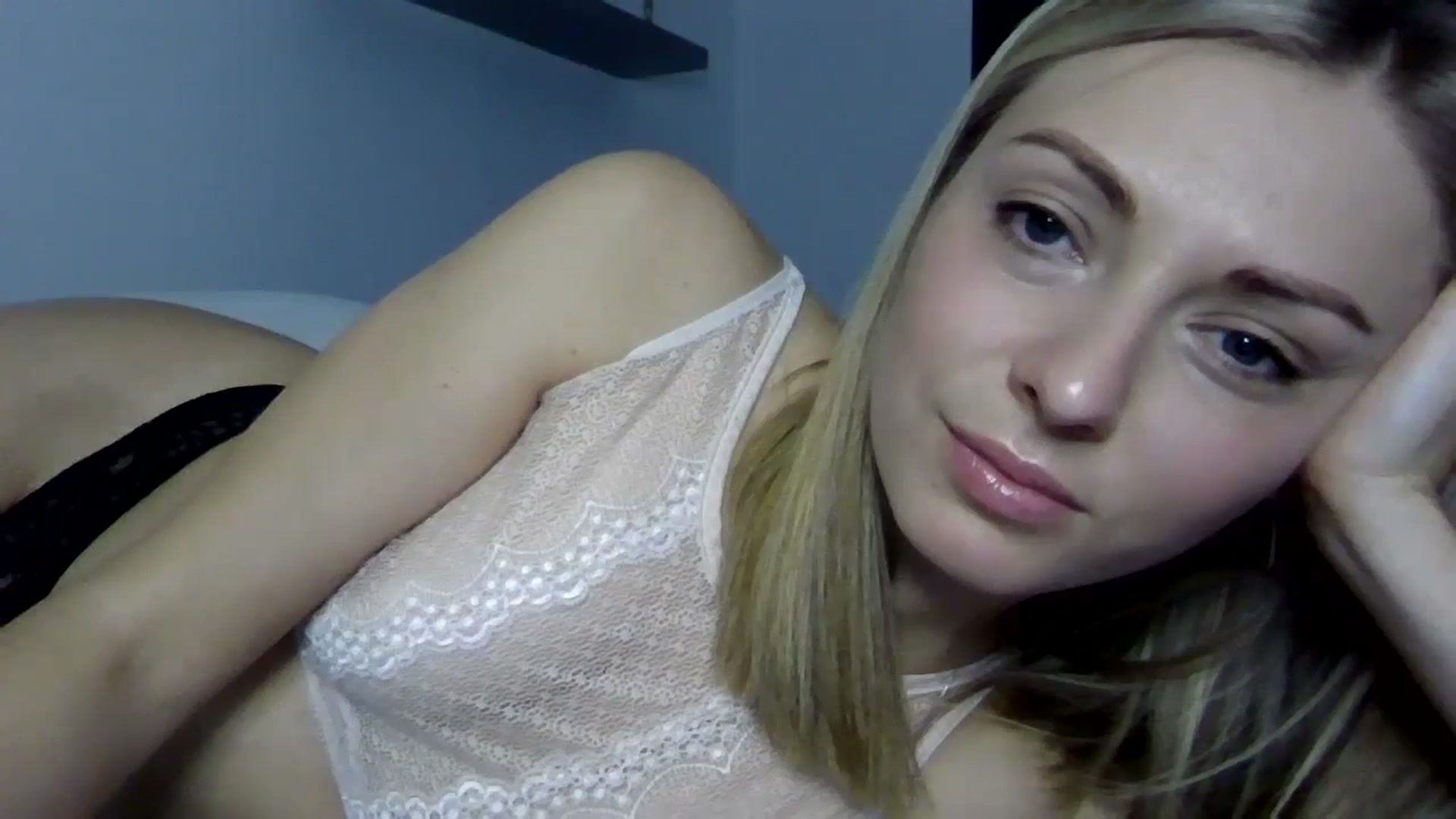 Gallery image thumbnail from Ur_kittycat's myfreecams stream on, 11/30/2024, 13:19 image 19 of 20