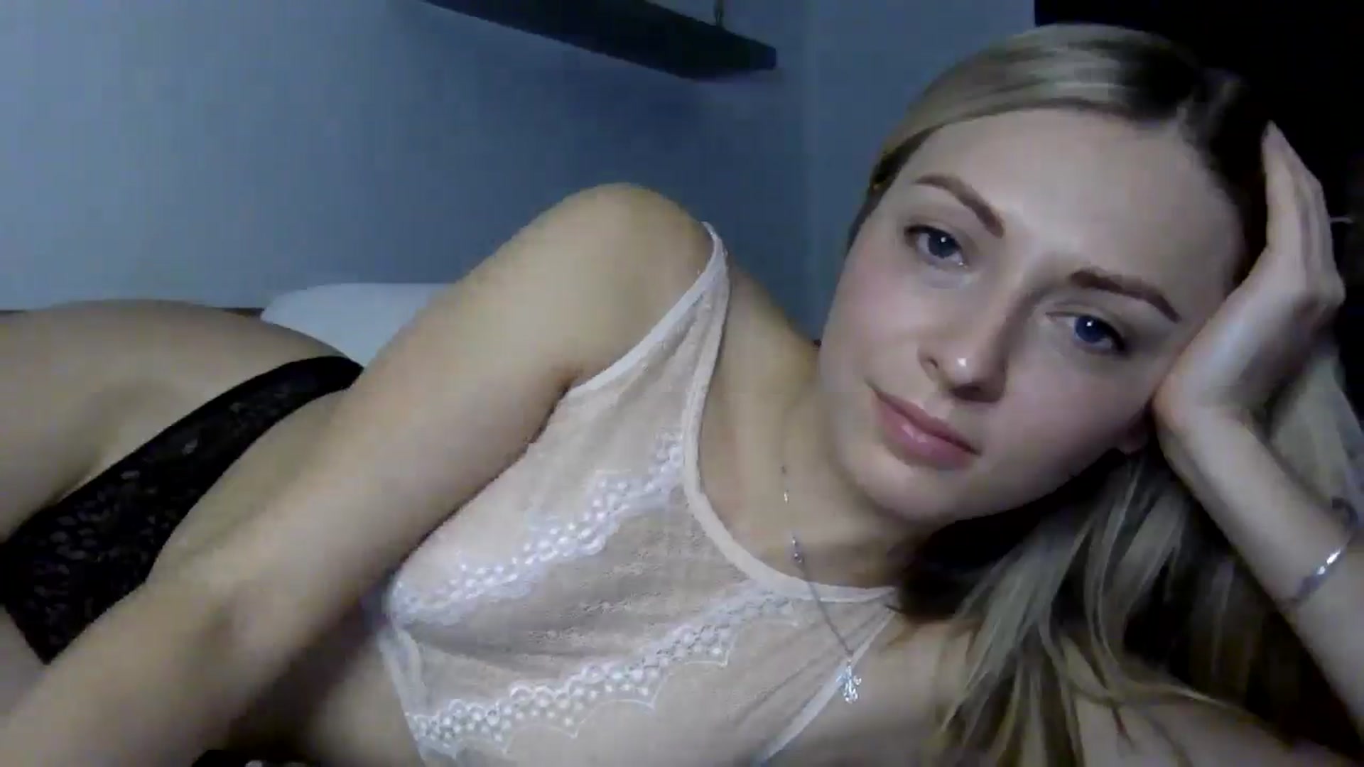 Gallery image thumbnail from Ur_kittycat's myfreecams stream on, 11/30/2024, 14:32 image 4 of 20