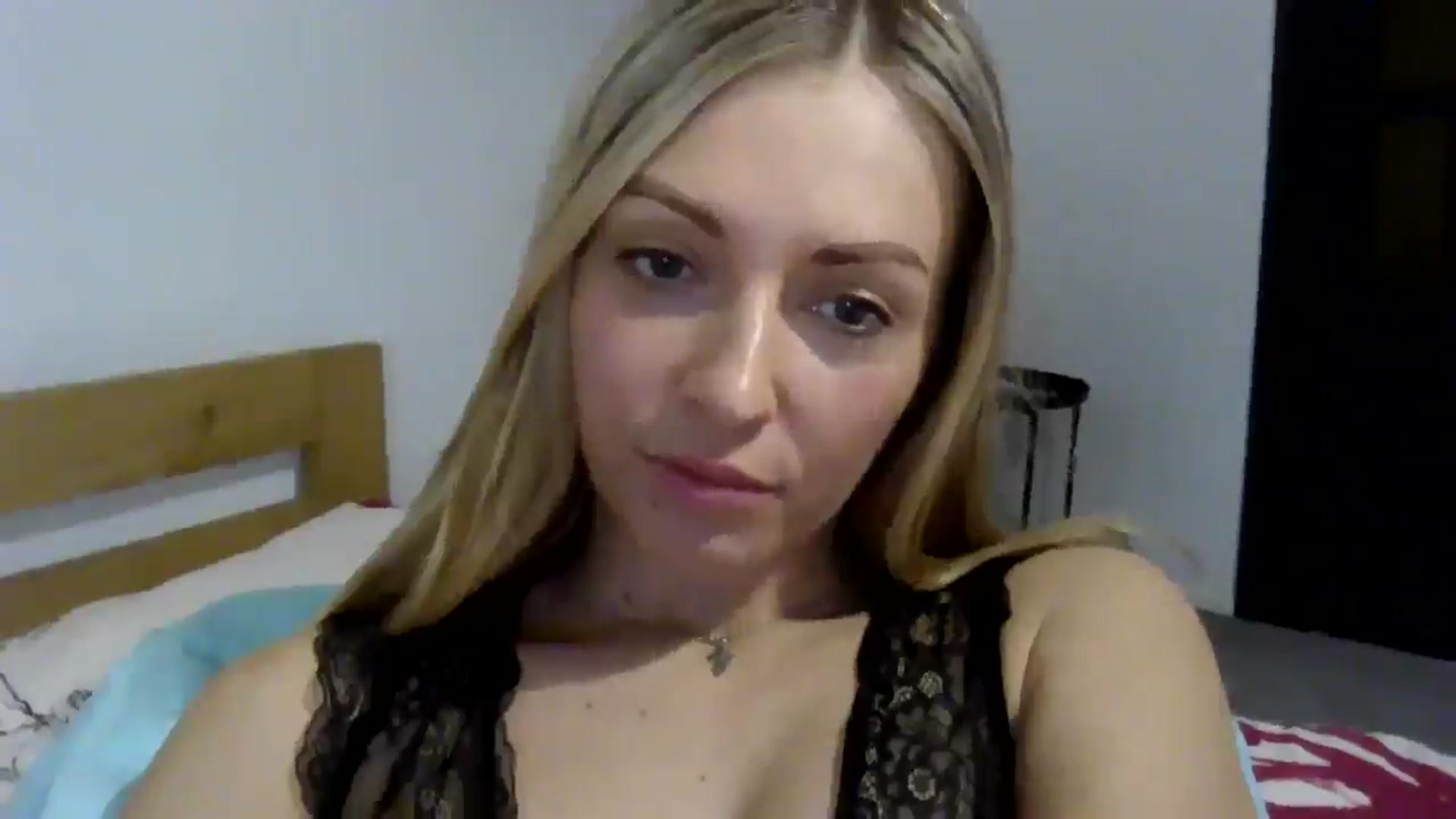 Gallery image thumbnail from Ur_kittycat's myfreecams stream on, 12/03/2024, 15:02 image 12 of 20