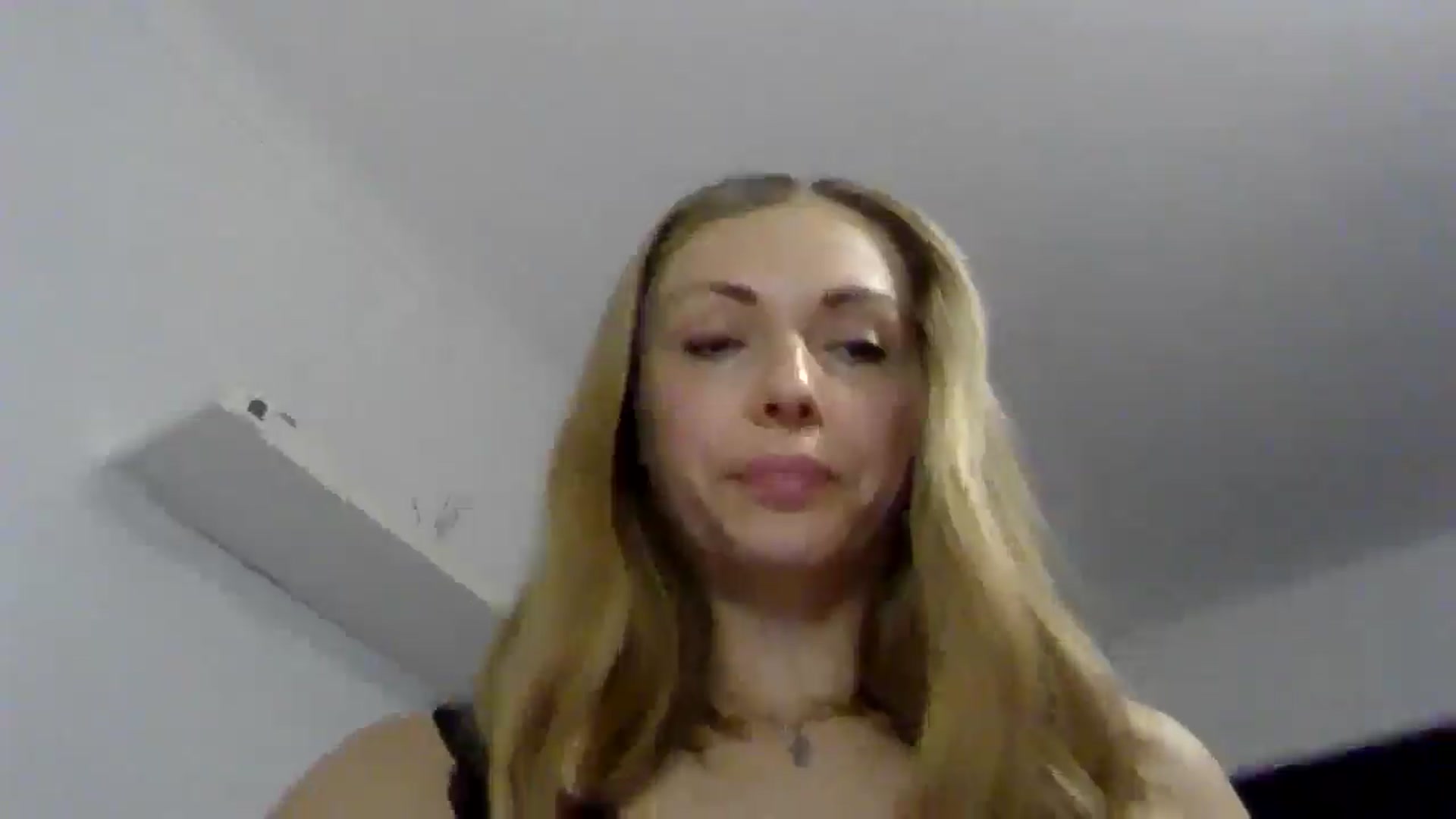 Gallery image thumbnail from Ur_kittycat's myfreecams stream on, 12/03/2024, 15:02 image 16 of 20