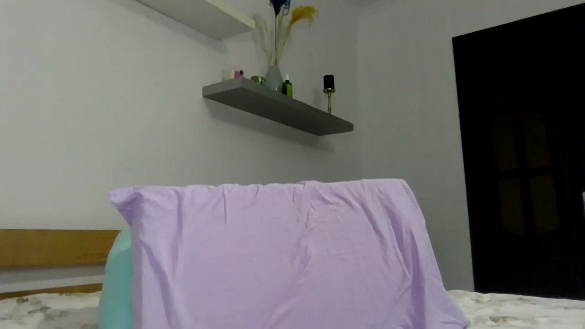 Gallery image thumbnail from Ur_kittycat's myfreecams stream on, 12/26/2024, 14:56 image 9 of 20