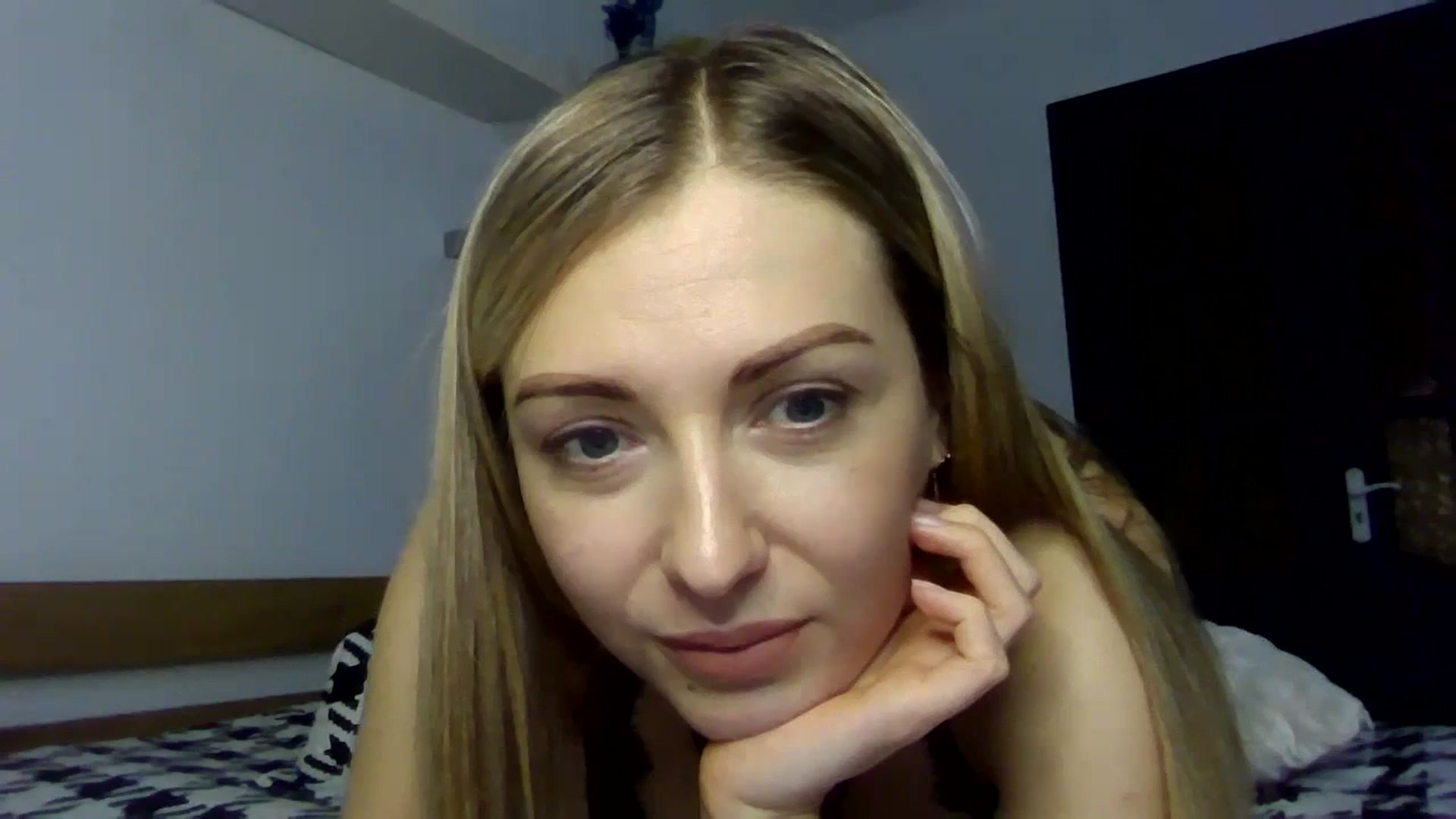 Gallery image thumbnail from Ur_kittycat's myfreecams stream on, 01/15/2025, 15:15 image 16 of 20