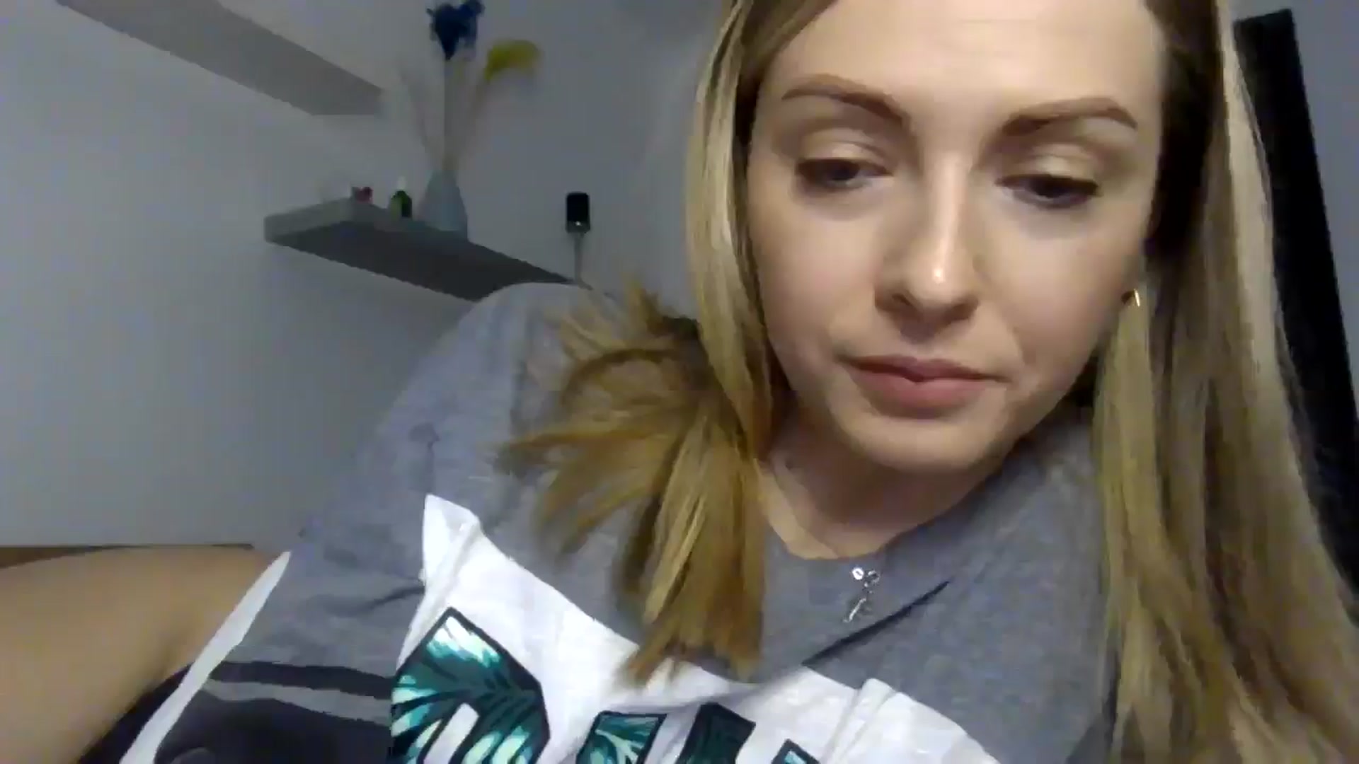 Gallery image thumbnail from Ur_kittycat's myfreecams stream on, 01/23/2025, 15:20 image 15 of 20