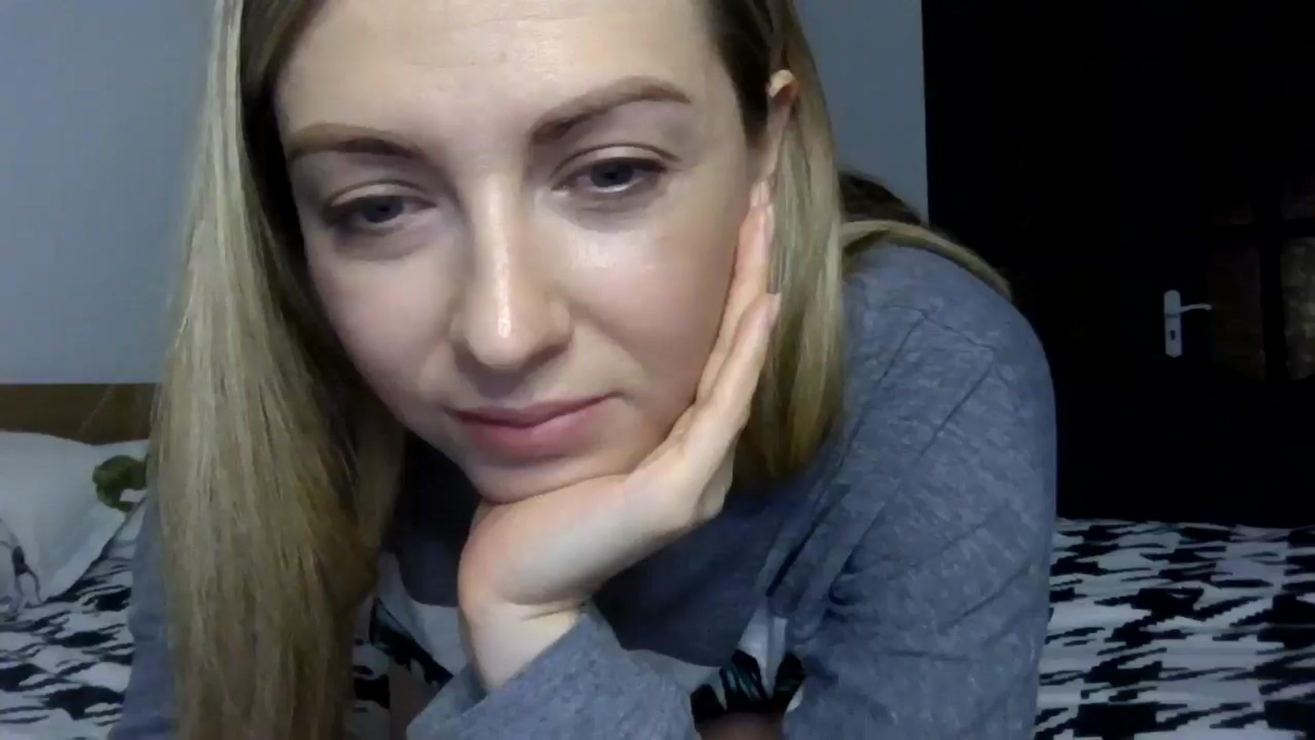 Gallery image thumbnail from Ur_kittycat's myfreecams stream on, 01/23/2025, 15:20 image 18 of 20