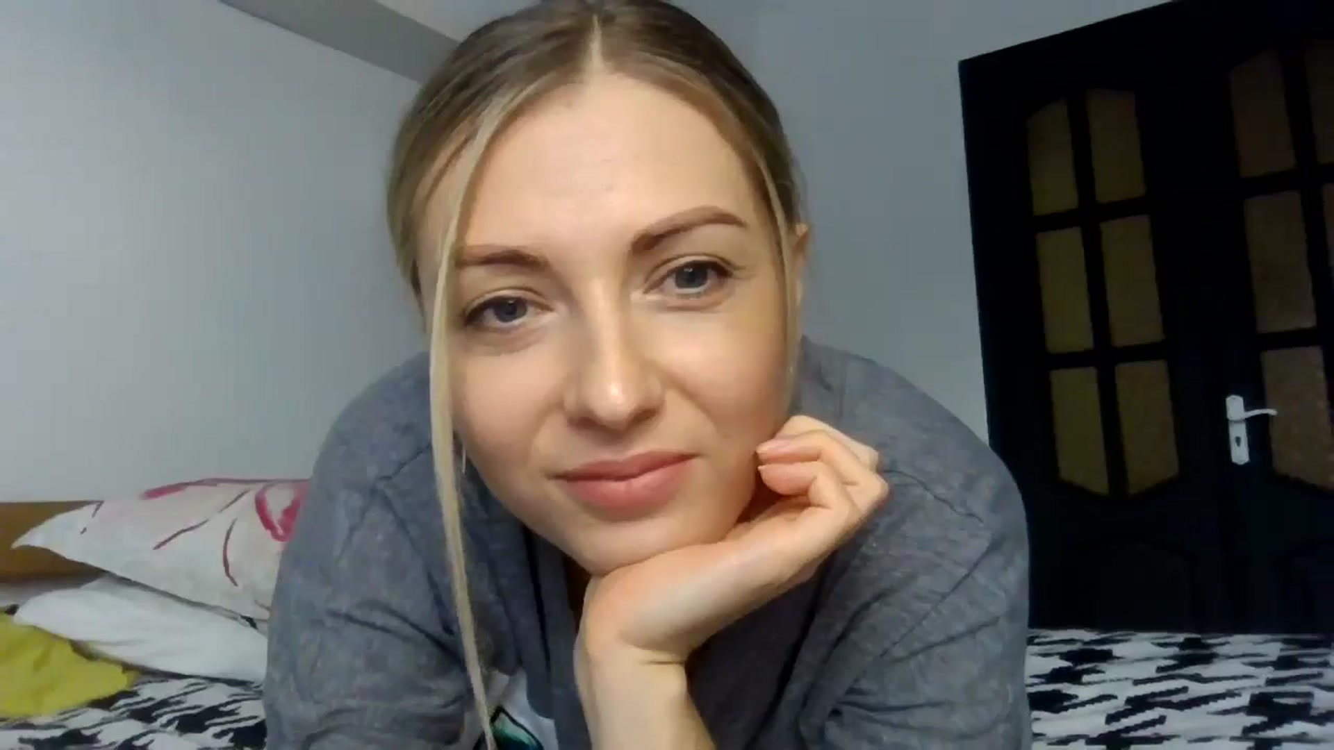 Gallery image thumbnail from Ur_kittycat's myfreecams stream on, 01/23/2025, 15:20 image 4 of 20