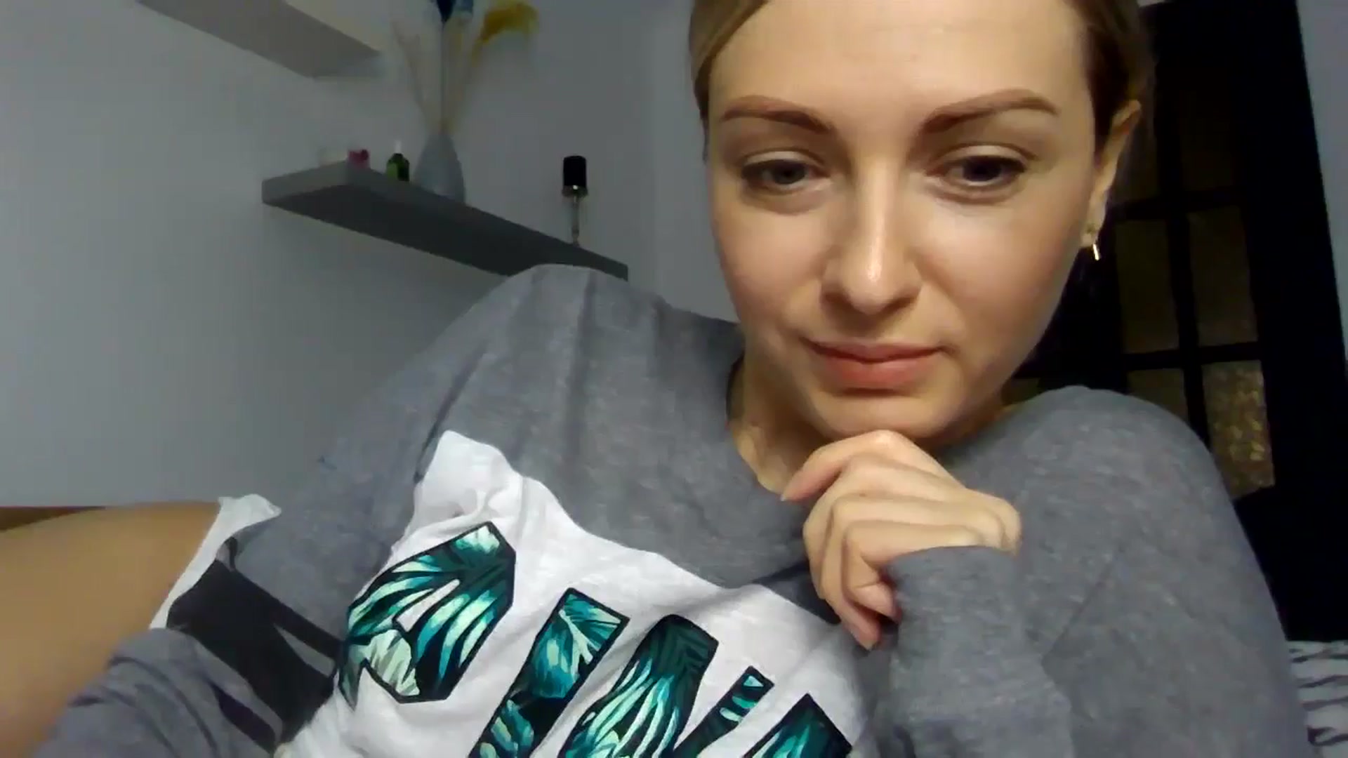 Gallery image thumbnail from Ur_kittycat's myfreecams stream on, 01/23/2025, 15:20 image 12 of 20