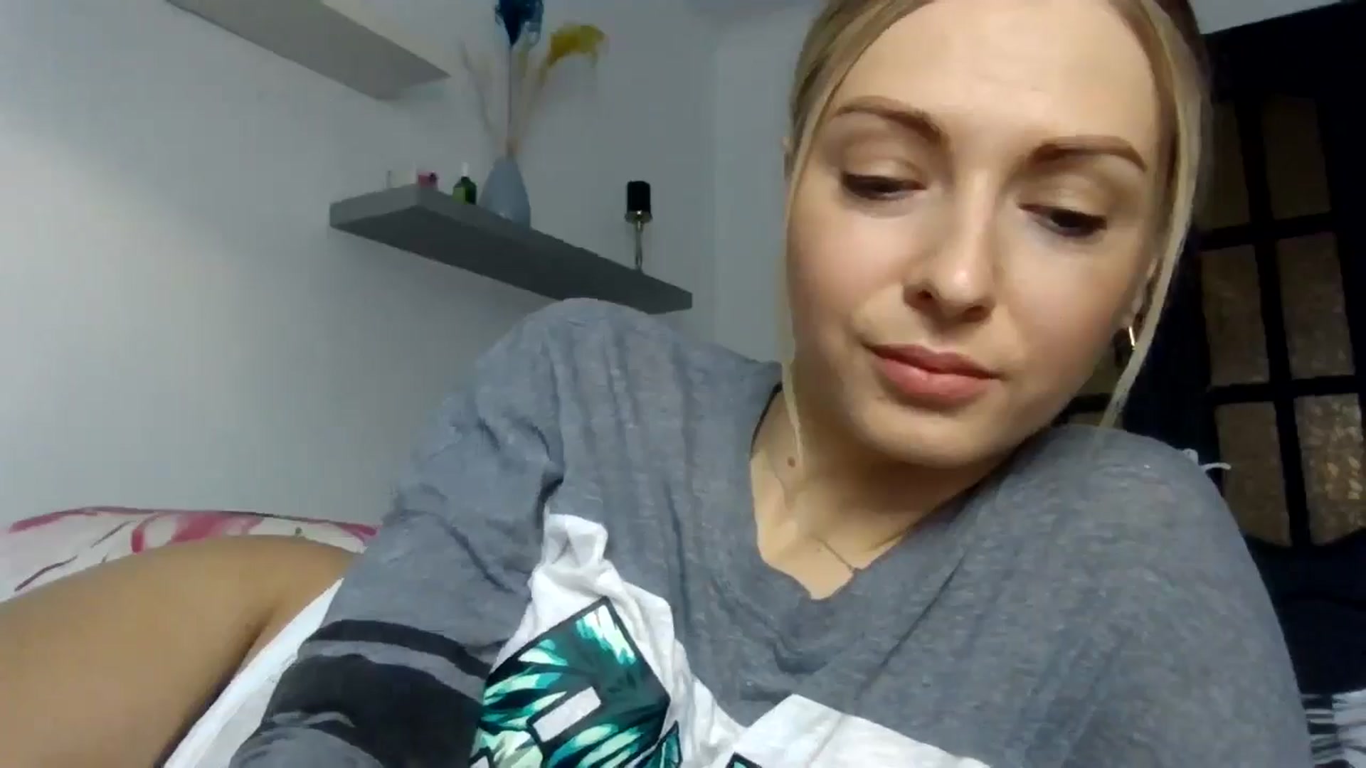 Gallery image thumbnail from Ur_kittycat's myfreecams stream on, 01/23/2025, 15:20 image 2 of 20