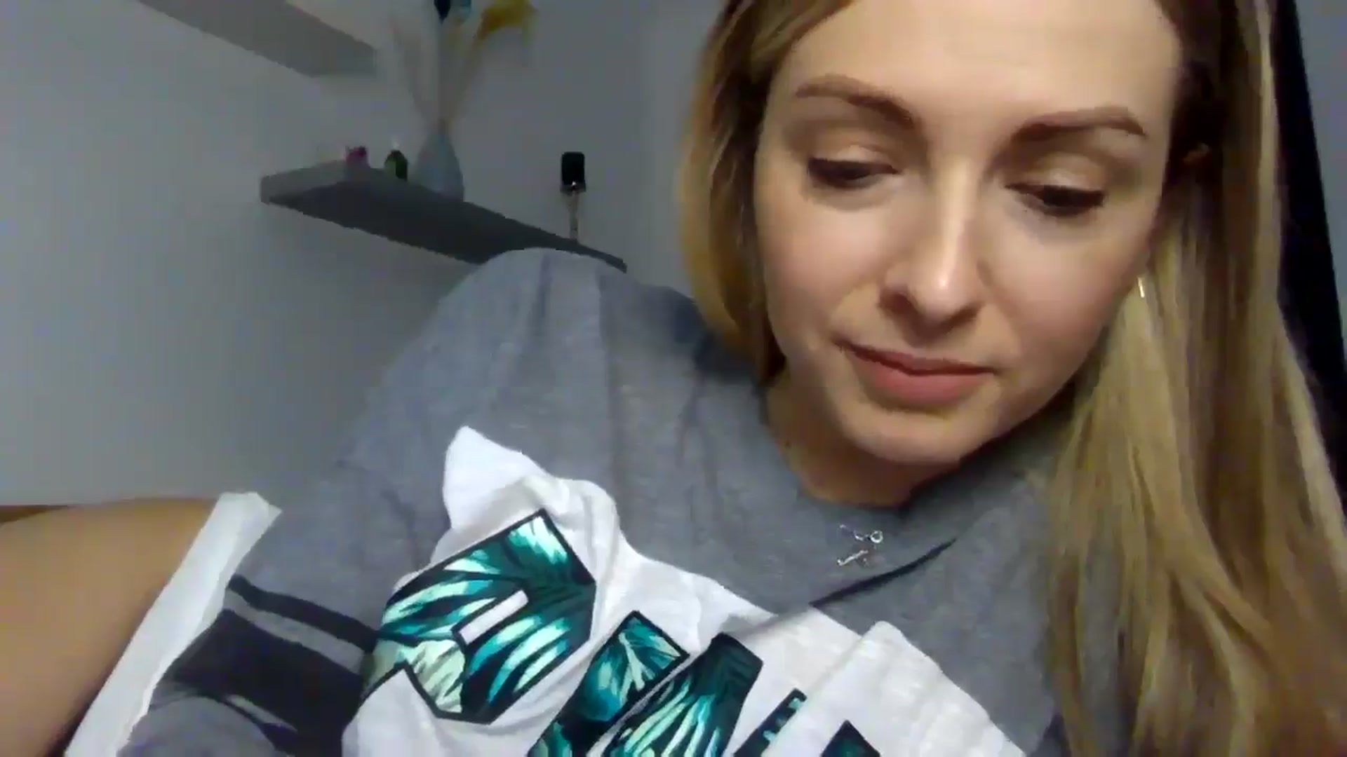 Gallery image thumbnail from Ur_kittycat's myfreecams stream on, 01/23/2025, 15:20 image 13 of 20