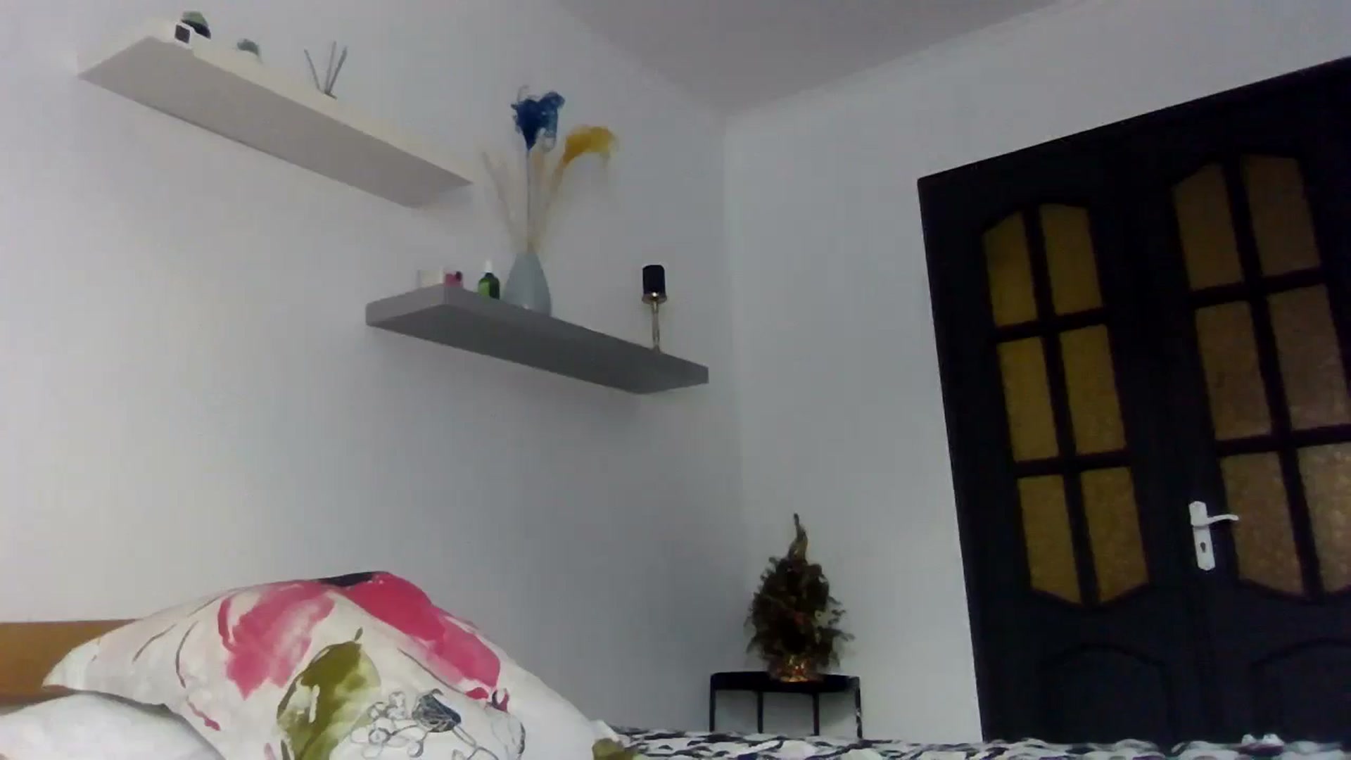 Gallery image thumbnail from Ur_kittycat's myfreecams stream on, 01/23/2025, 15:20 image 8 of 20