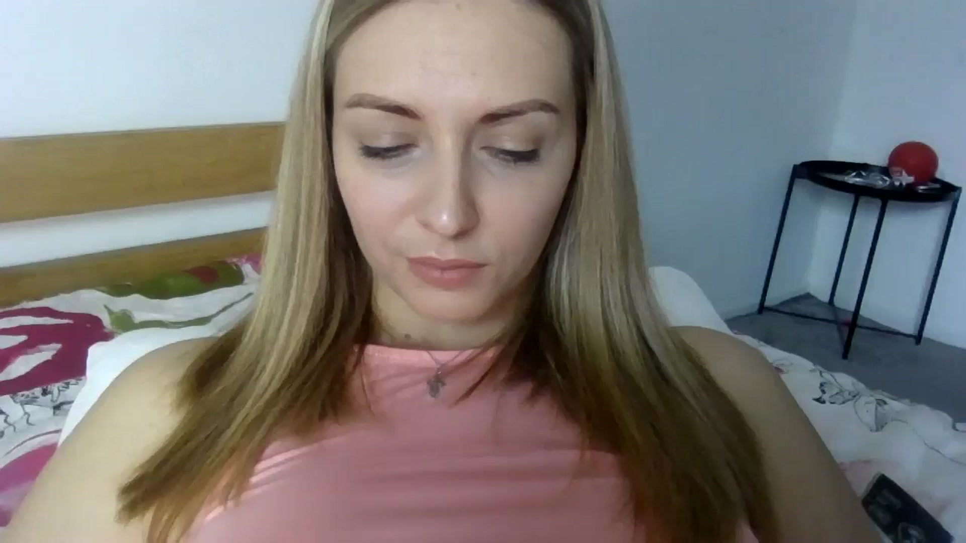 Gallery image thumbnail from Ur_kittycat's myfreecams stream on, 01/27/2025, 14:29 image 17 of 20
