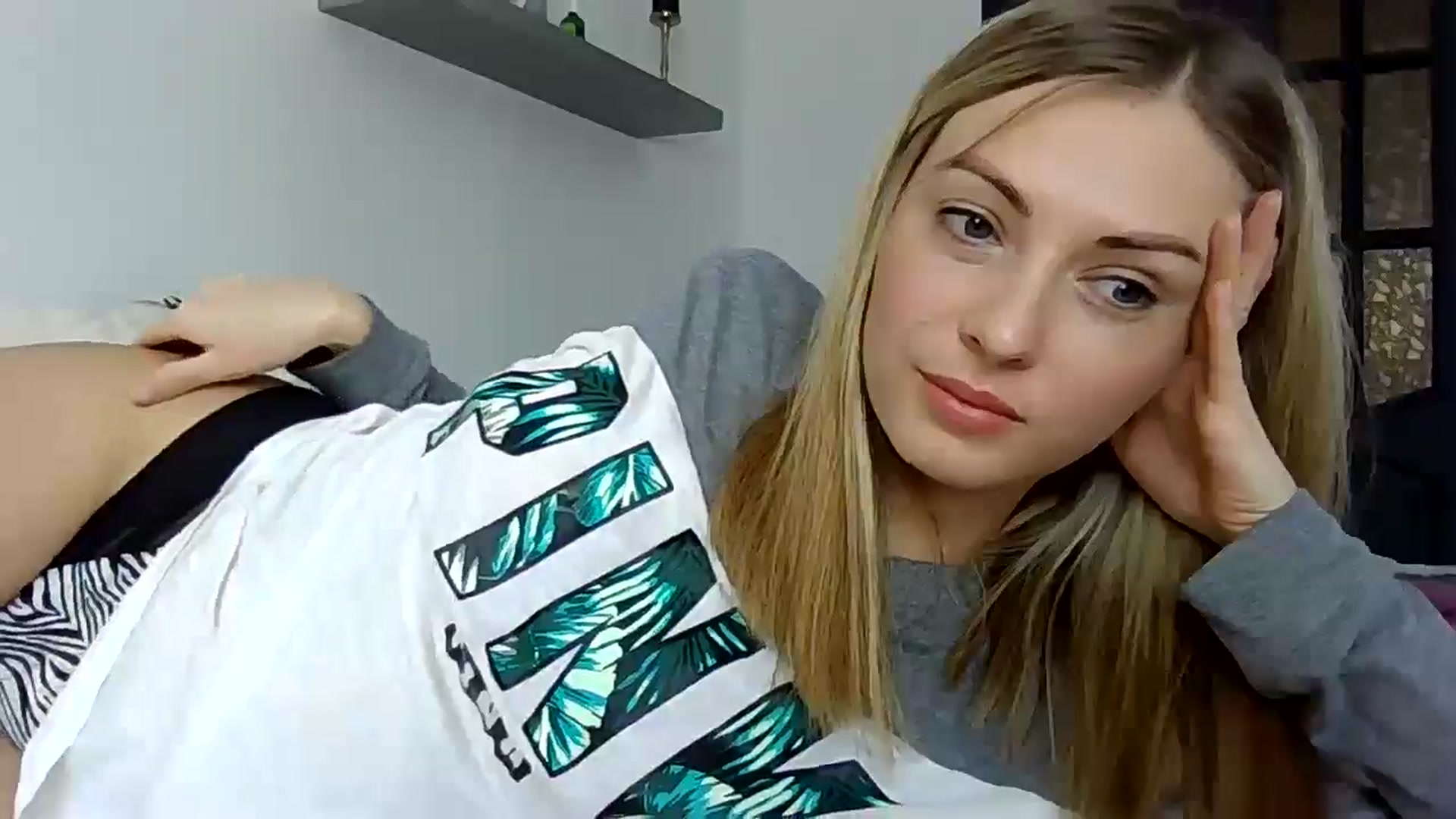 Gallery image thumbnail from Ur_kittycat's myfreecams stream on, 02/23/2025, 12:18 image 6 of 20