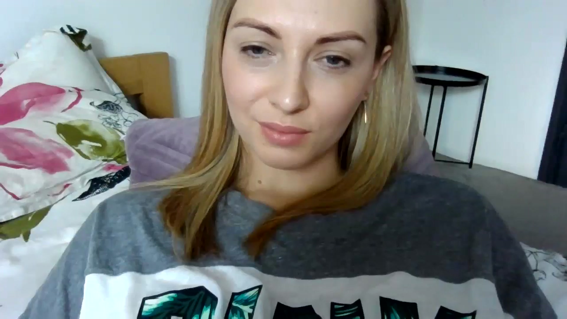 Gallery image thumbnail from Ur_kittycat's myfreecams stream on, 02/23/2025, 14:40 image 13 of 20