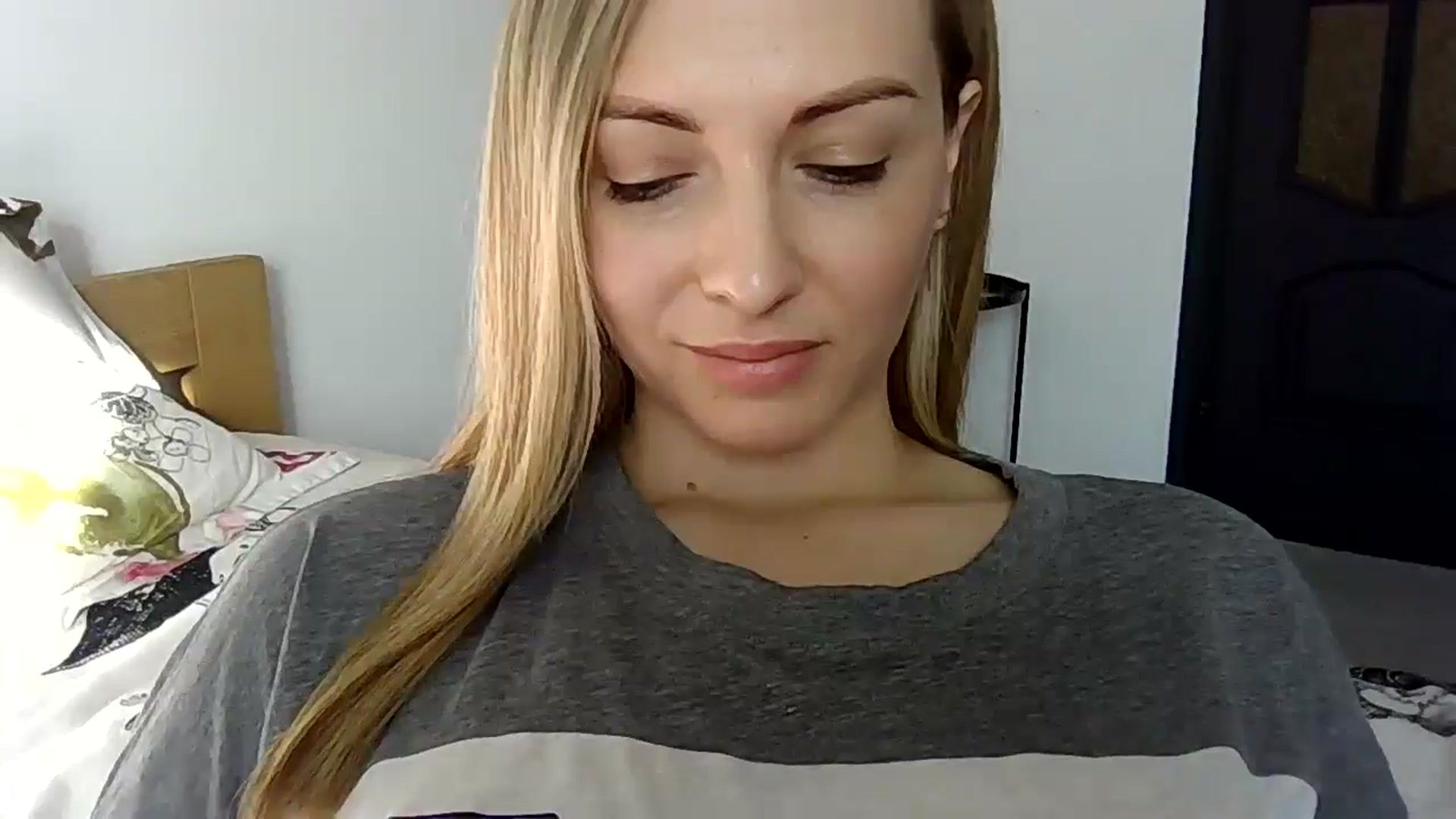 Gallery image thumbnail from Ur_kittycat's myfreecams stream on, 02/23/2025, 14:40 image 3 of 20