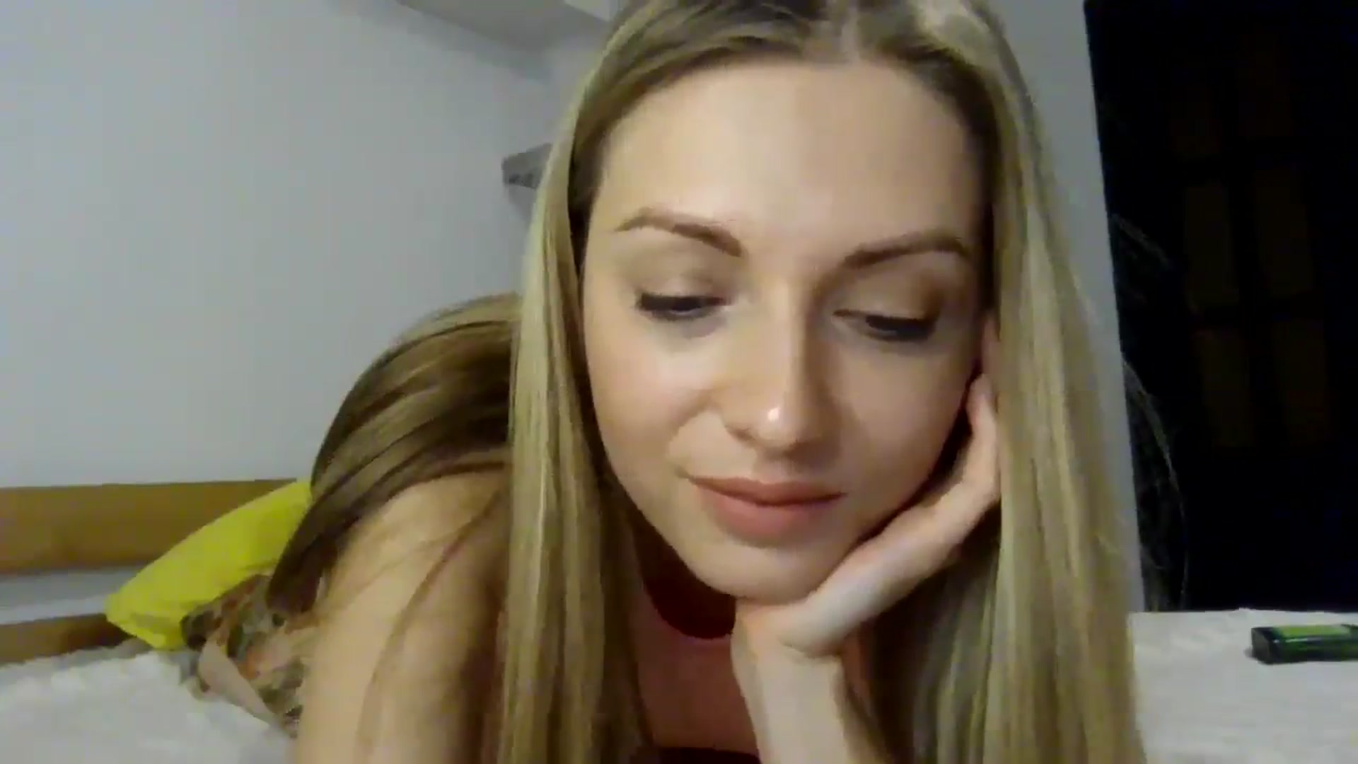 Gallery image thumbnail from Ur_kittycat's myfreecams stream on, 03/28/2025, 16:32 image 16 of 20