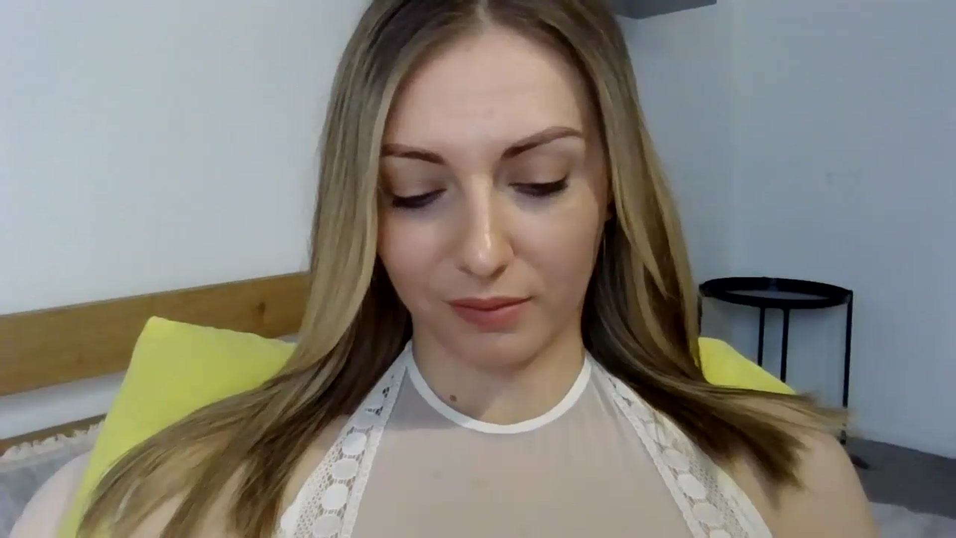 Gallery image thumbnail from Ur_kittycat's myfreecams stream on, 03/30/2025, 14:46 image 15 of 20