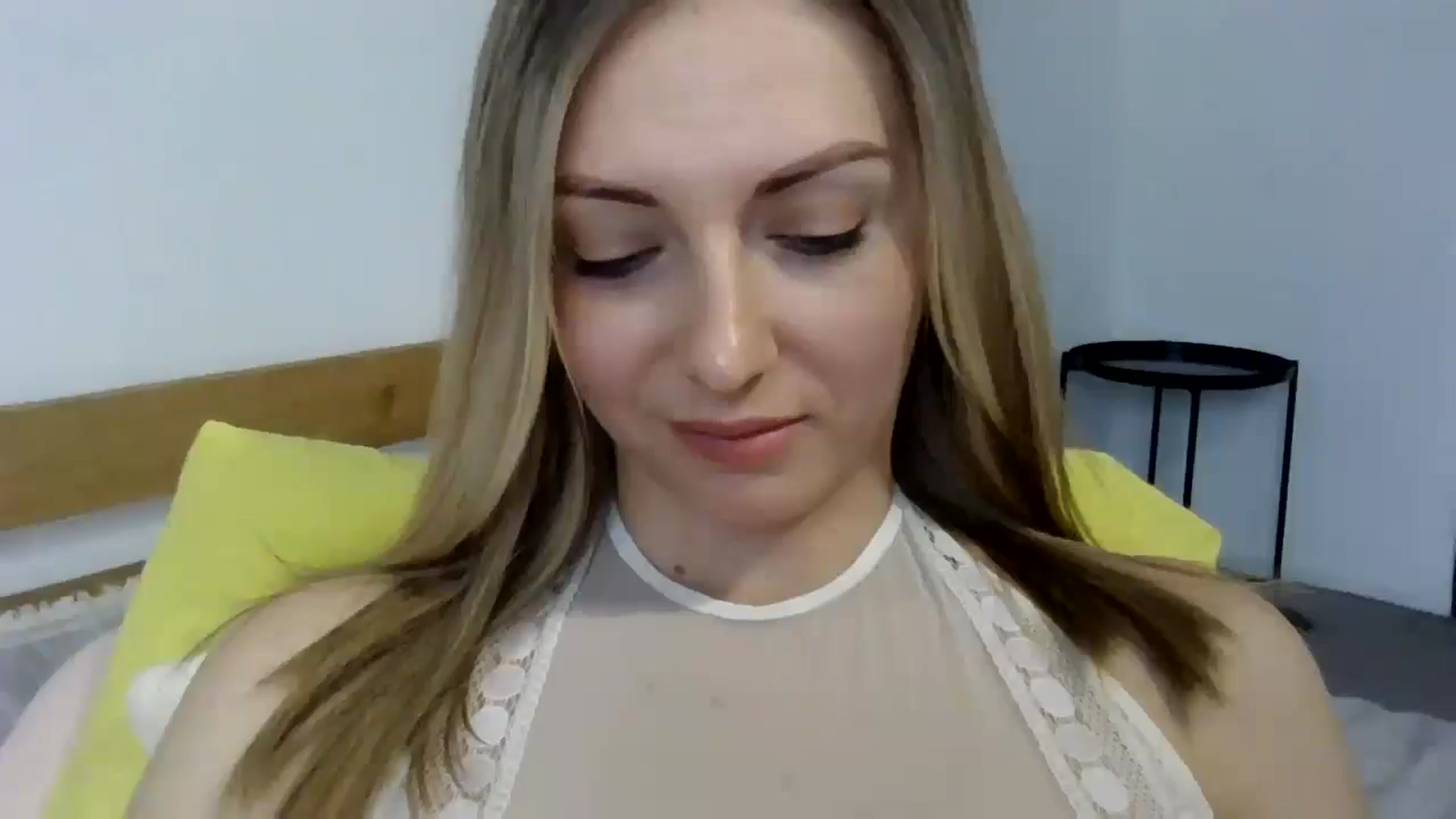 Gallery image thumbnail from Ur_kittycat's myfreecams stream on, 03/30/2025, 14:46 image 16 of 20