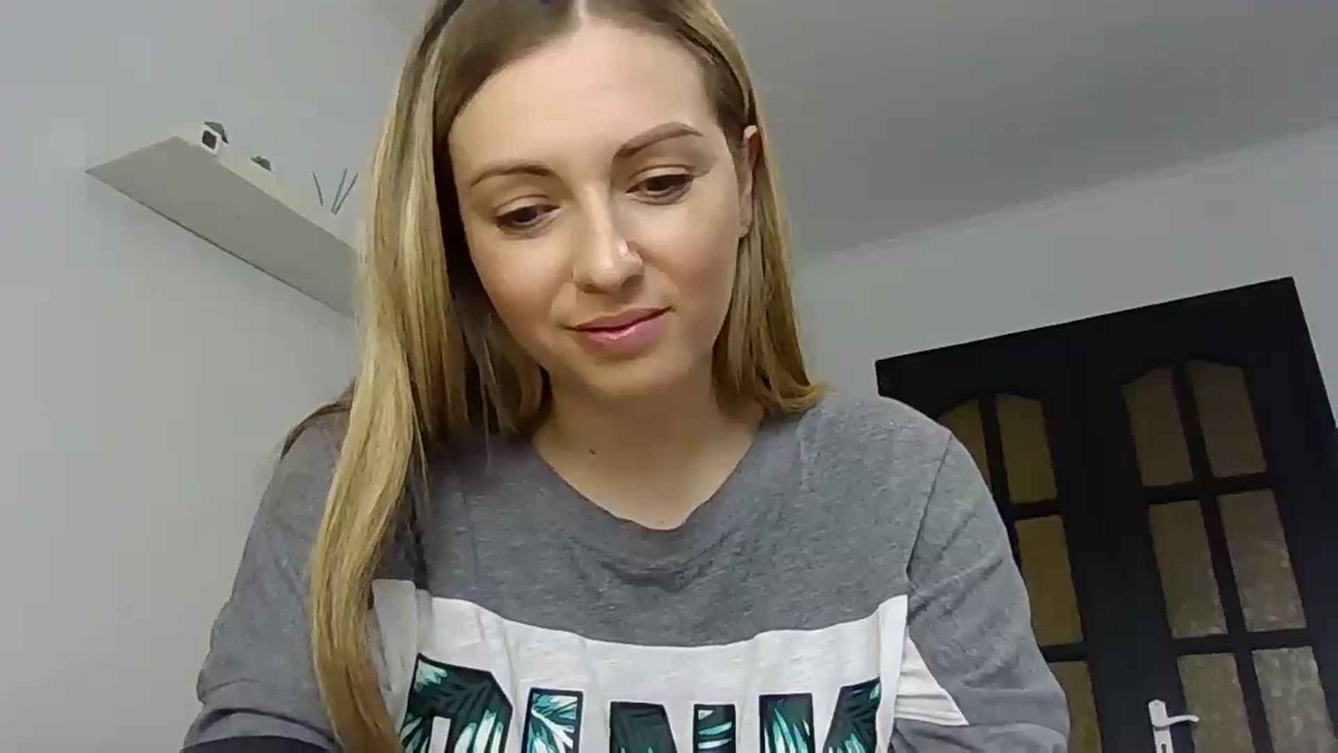 Gallery image thumbnail from Ur_kittycat's myfreecams stream on, 04/12/2025, 15:07 image 18 of 20