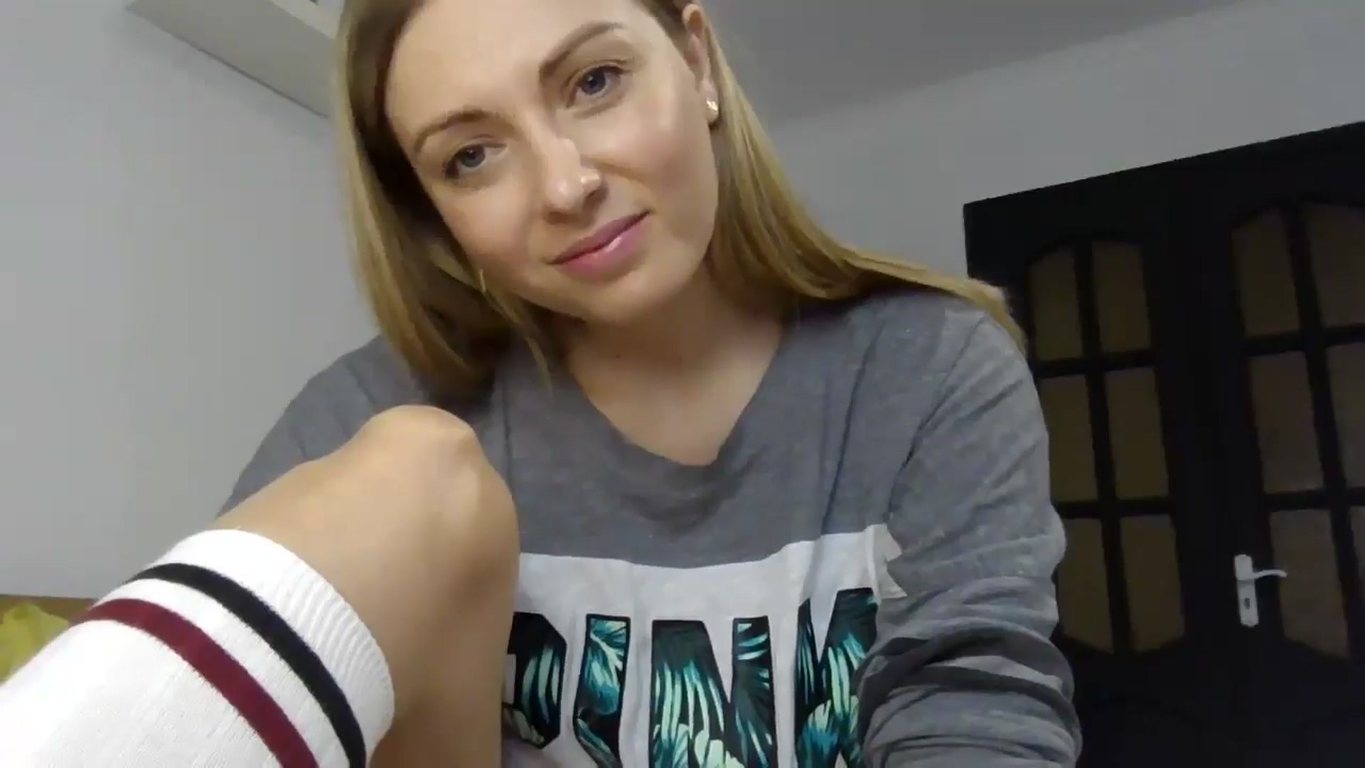 Gallery image thumbnail from Ur_kittycat's myfreecams stream on, 04/12/2025, 15:59 image 12 of 20