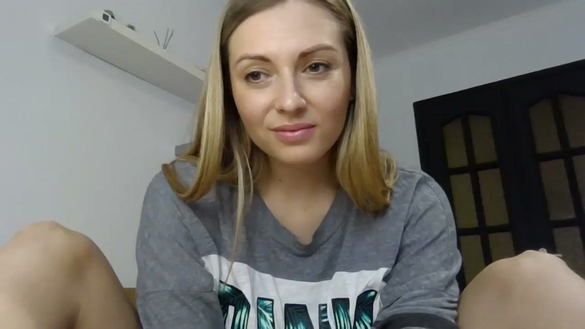 Gallery image thumbnail from Ur_kittycat's myfreecams stream on, 04/12/2025, 15:59 image 20 of 20