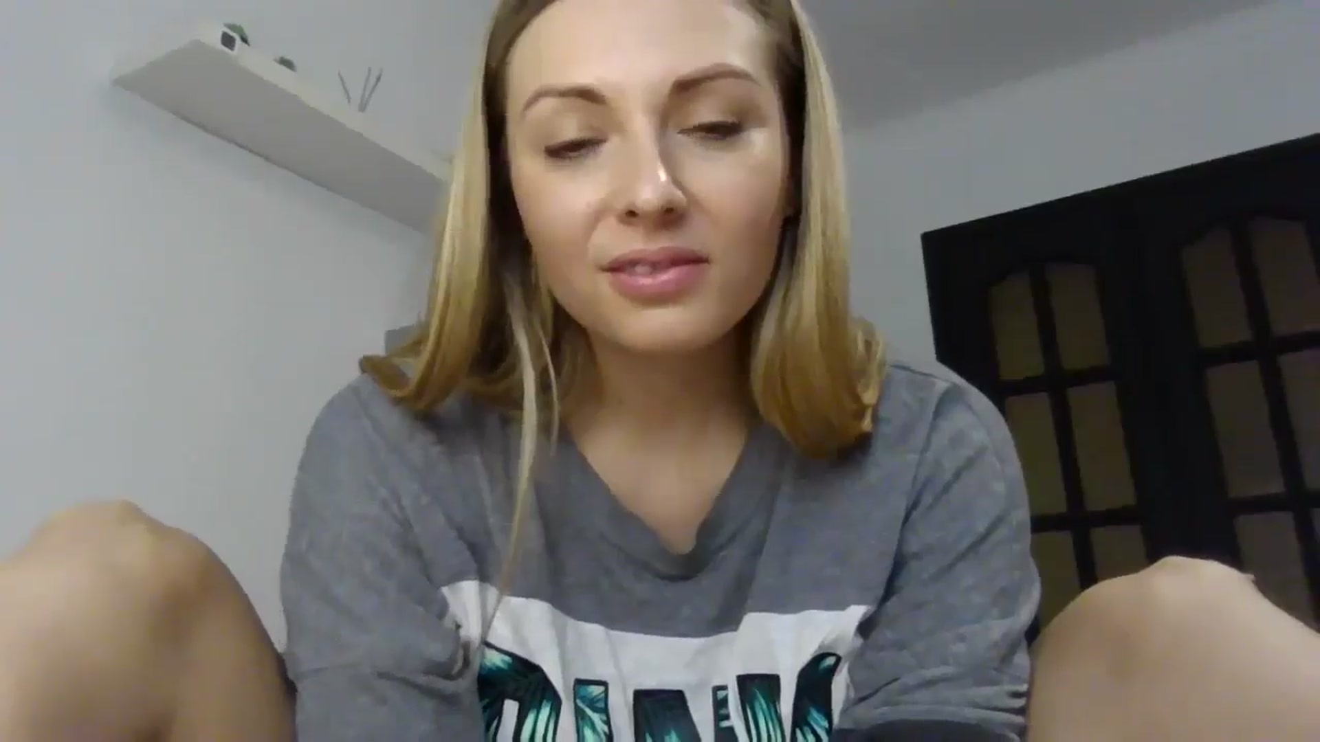 Gallery image thumbnail from Ur_kittycat's myfreecams stream on, 04/12/2025, 15:59 image 18 of 20