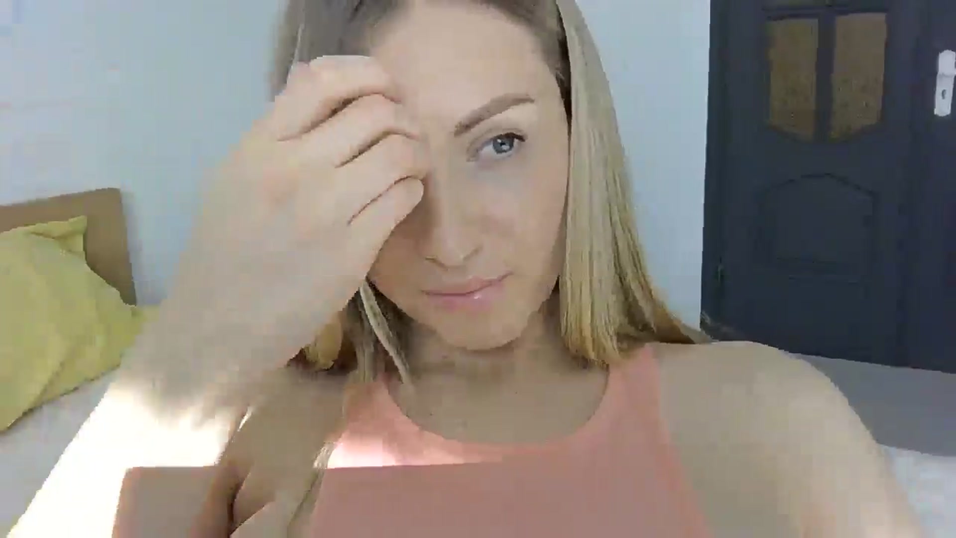 Gallery image thumbnail from Ur_kittycat's myfreecams stream on, 04/13/2025, 14:14 image 16 of 20