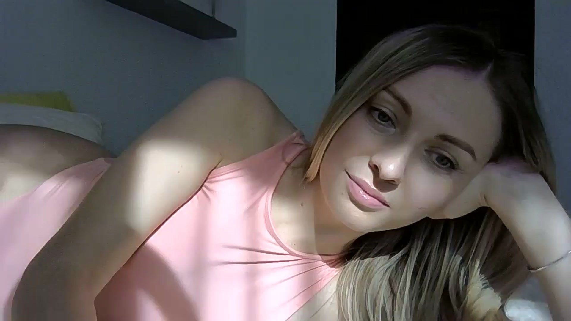Gallery image thumbnail from Ur_kittycat's myfreecams stream on, 04/13/2025, 14:14 image 5 of 20
