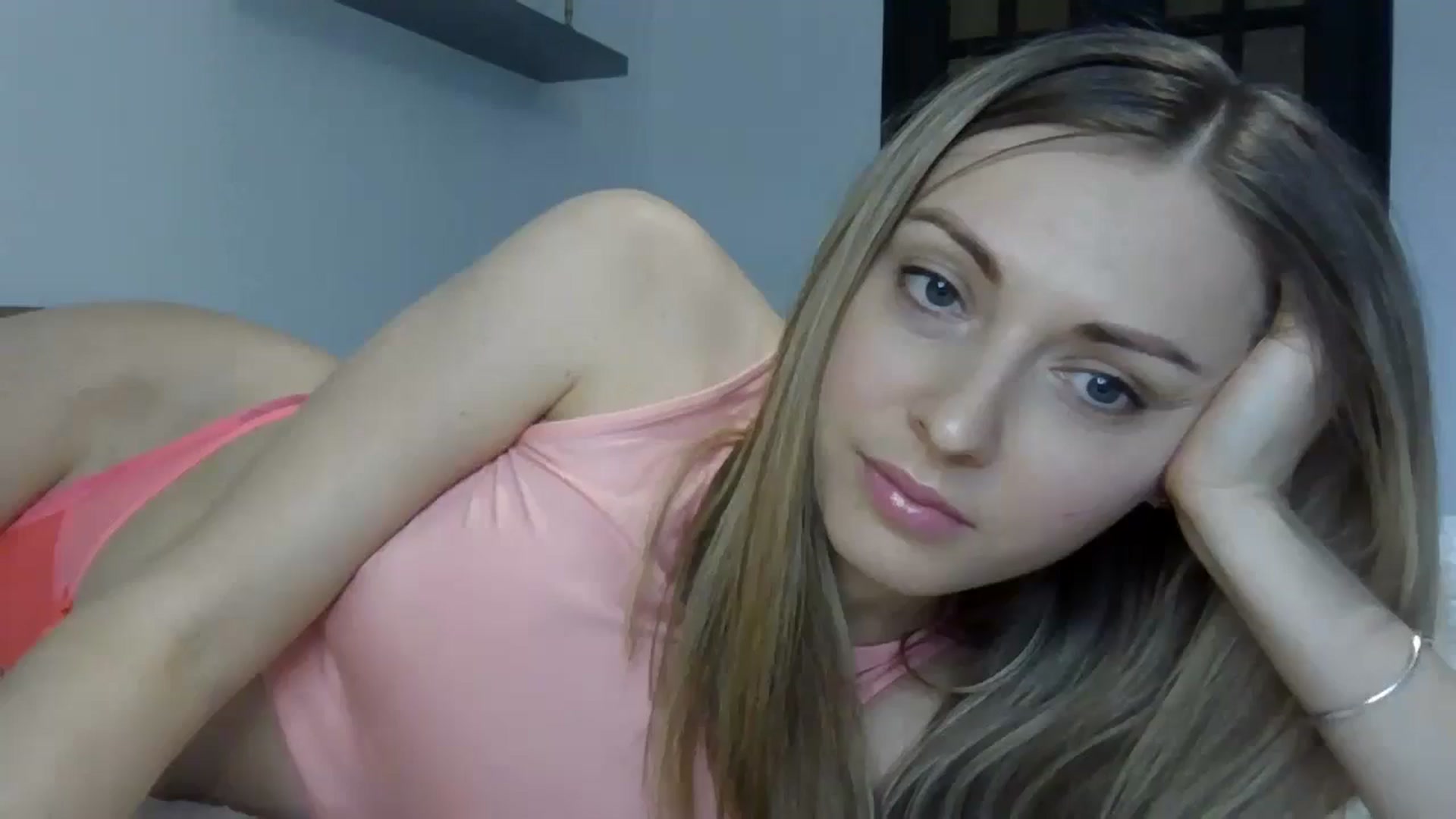 Gallery image thumbnail from Ur_kittycat's myfreecams stream on, 04/13/2025, 16:50 image 10 of 20