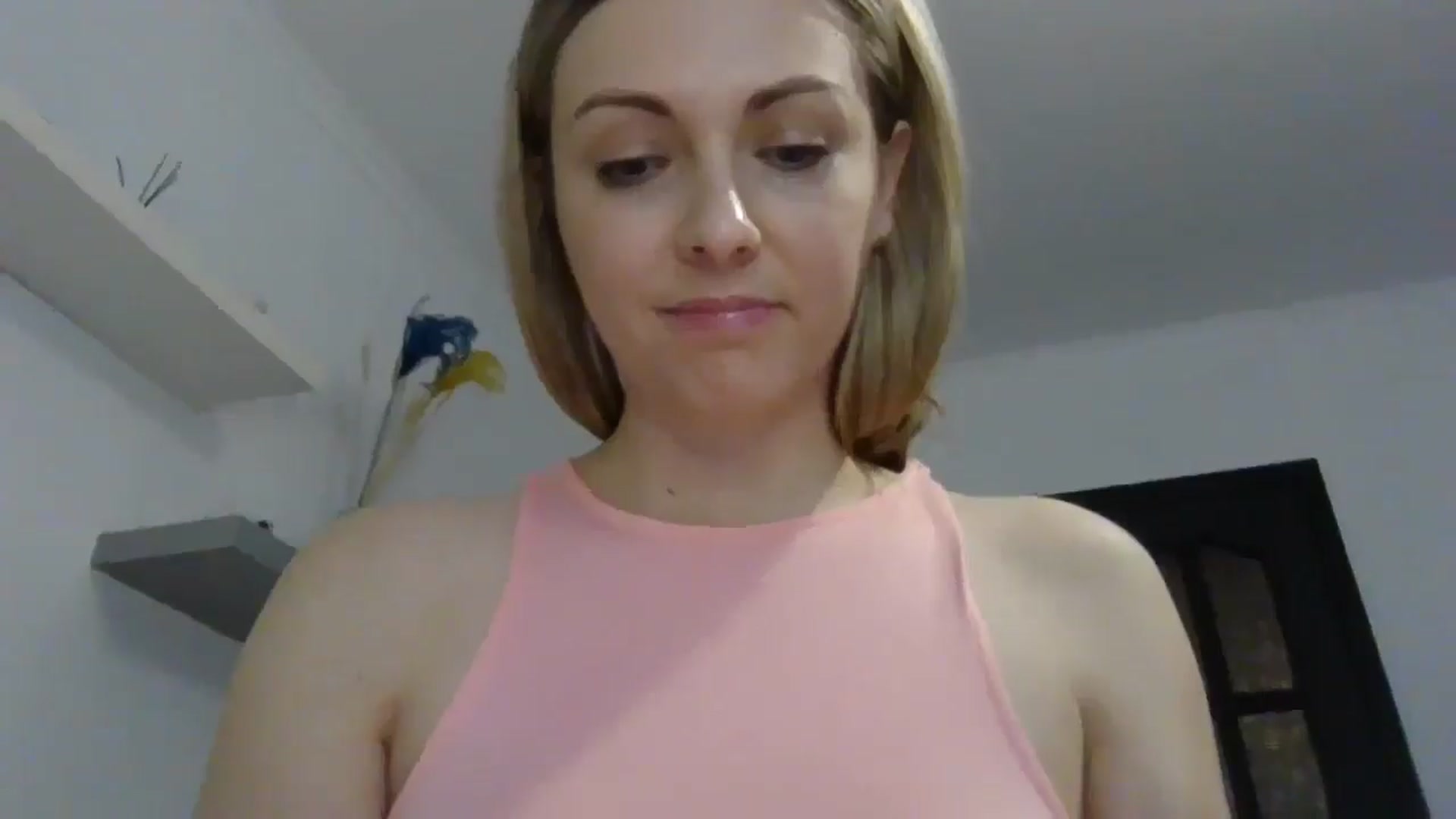Gallery image thumbnail from Ur_kittycat's myfreecams stream on, 04/13/2025, 16:50 image 19 of 20
