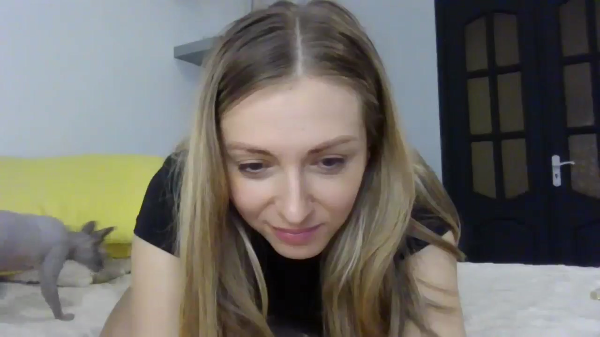 Gallery image thumbnail from Ur_kittycat's myfreecams stream on, 04/18/2025, 13:50 image 9 of 20