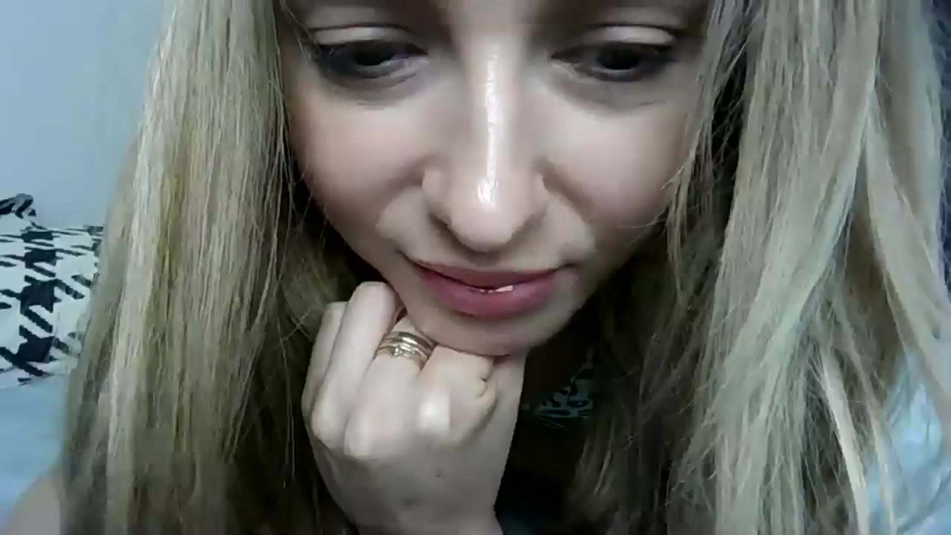 Gallery image thumbnail from Ur_kittycat's myfreecams stream on, 05/09/2025, 15:04 image 3 of 20