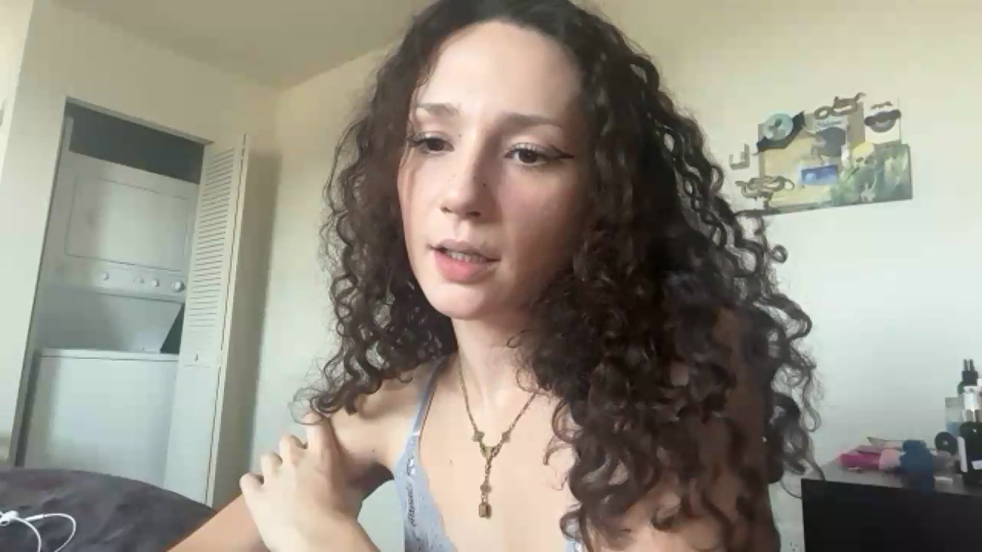 Gallery image thumbnail from Urpupp3t's myfreecams stream on, 08/04/2026, 19:34 image 6 of 20
